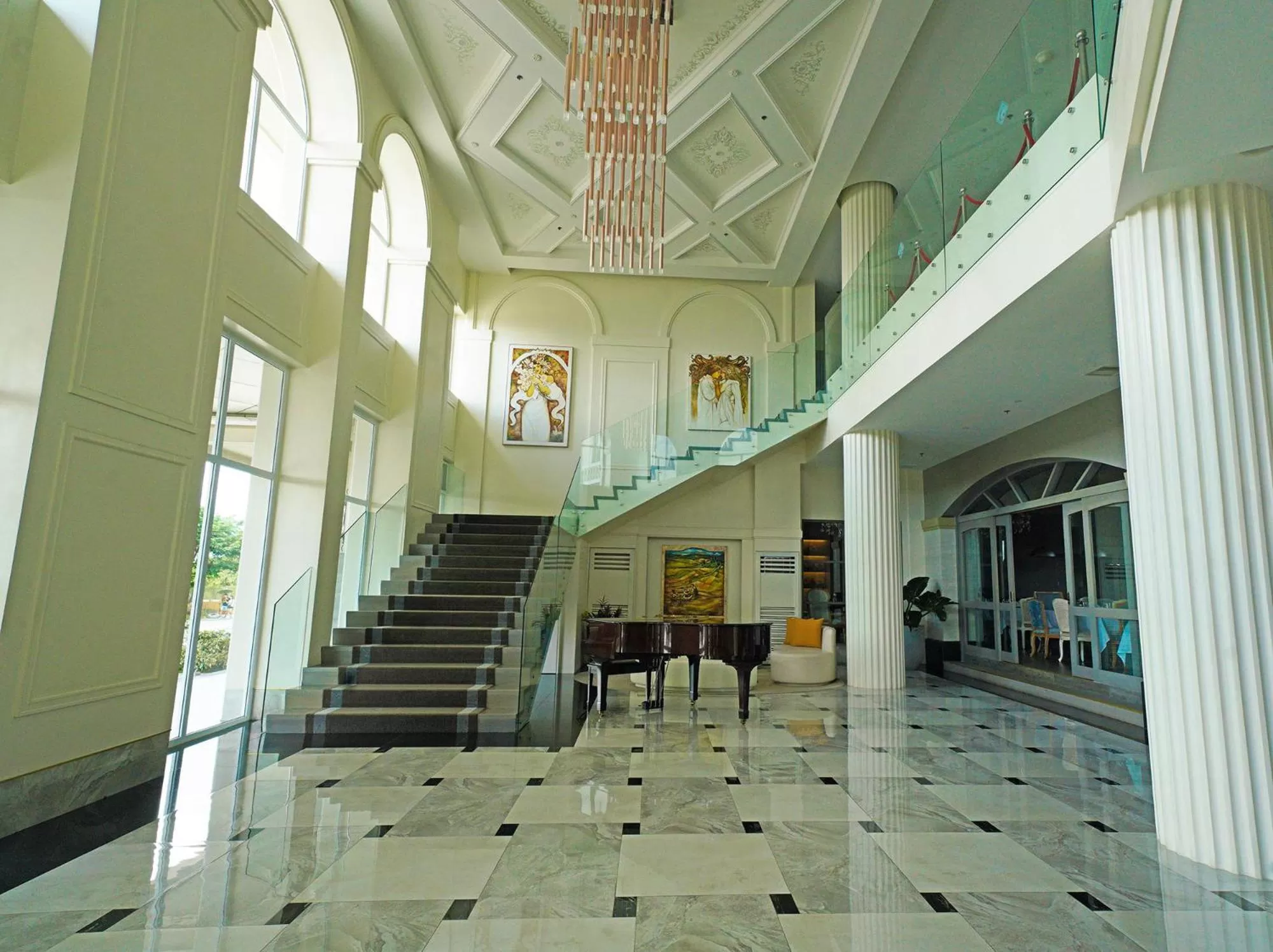 Communal lounge/ TV room in Hotel Carlito Tagaytay