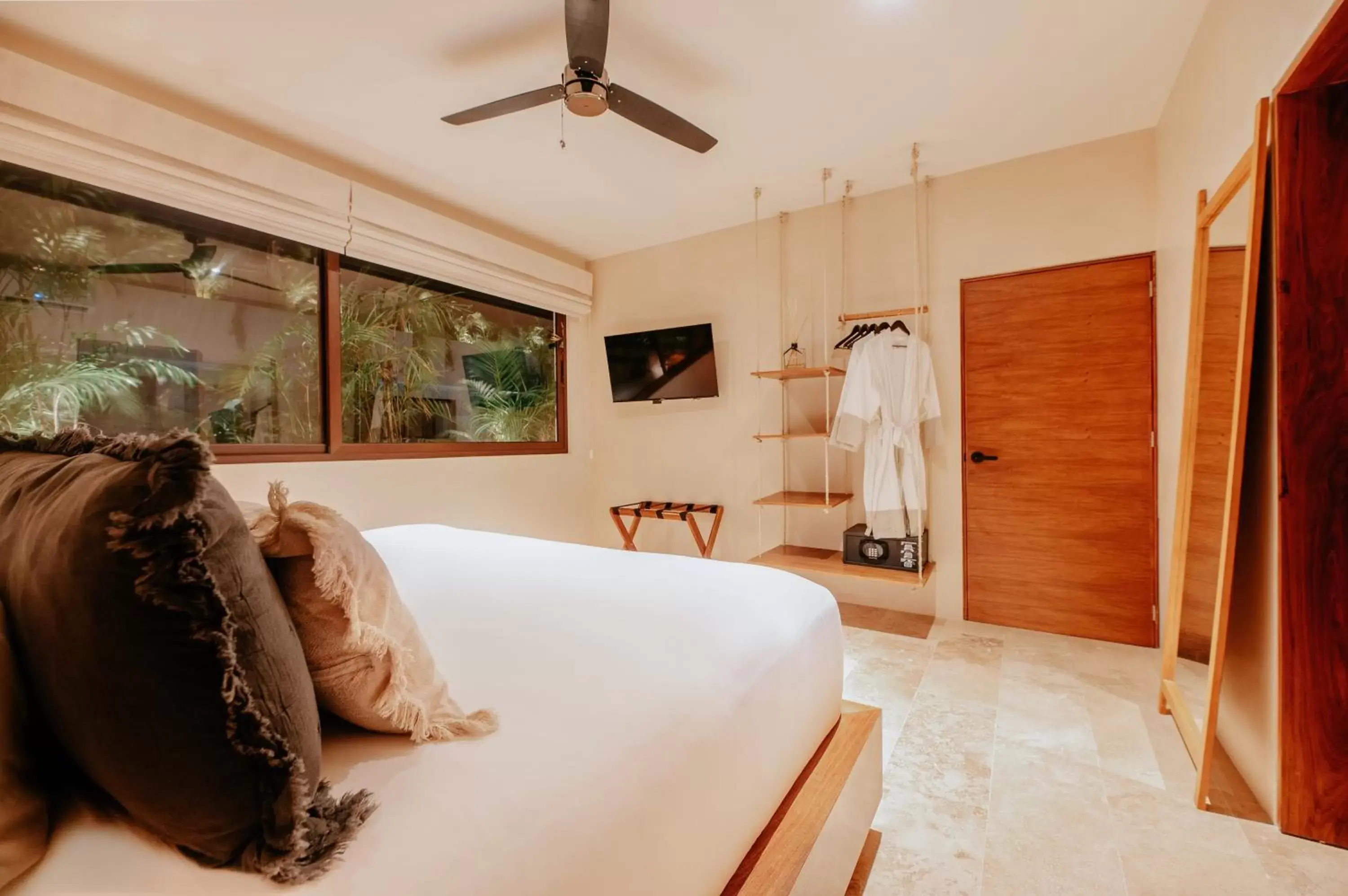 One-Bedroom Suite in Majaro Hotel Tulum