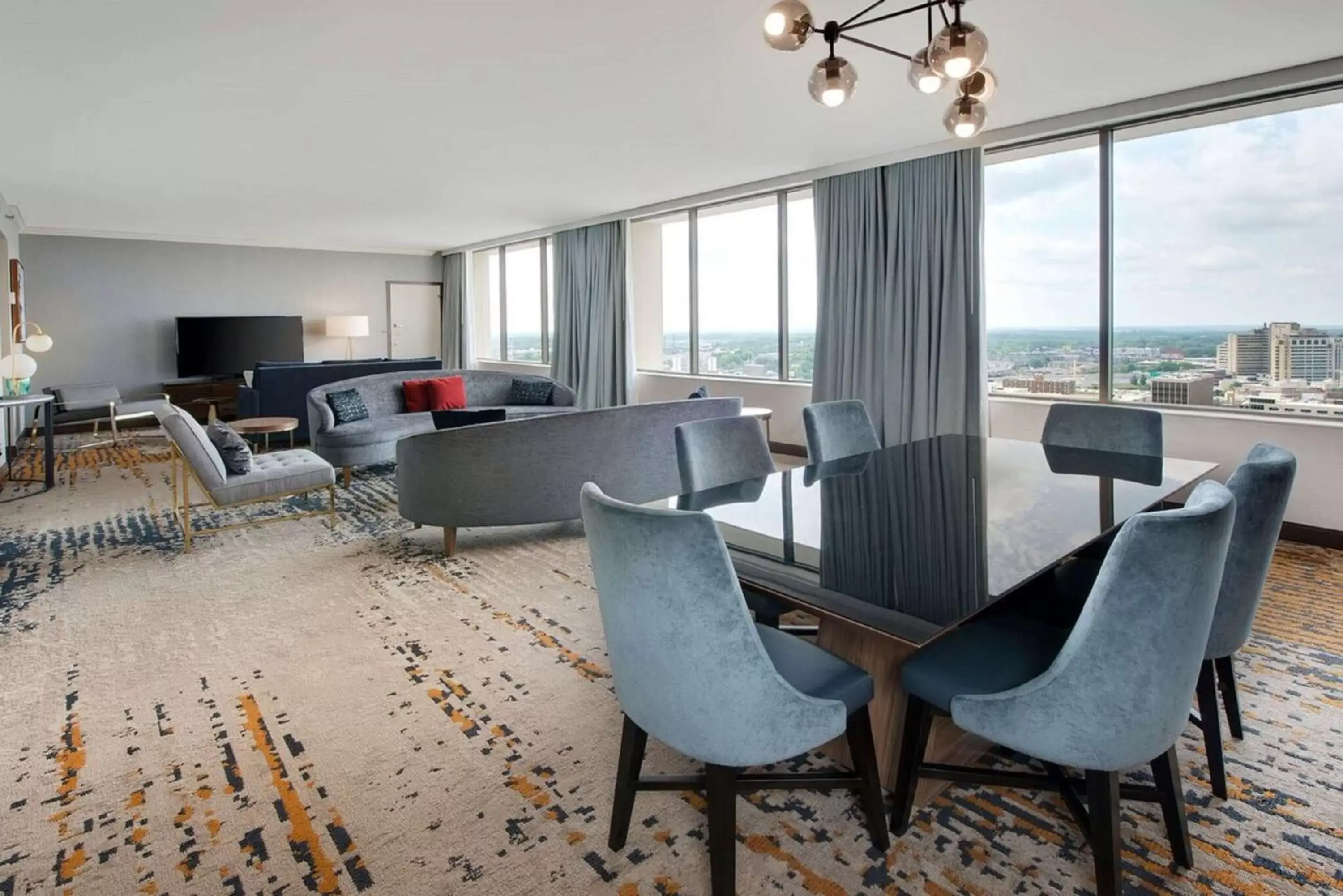 Living room, Seating Area in Hilton Atlanta