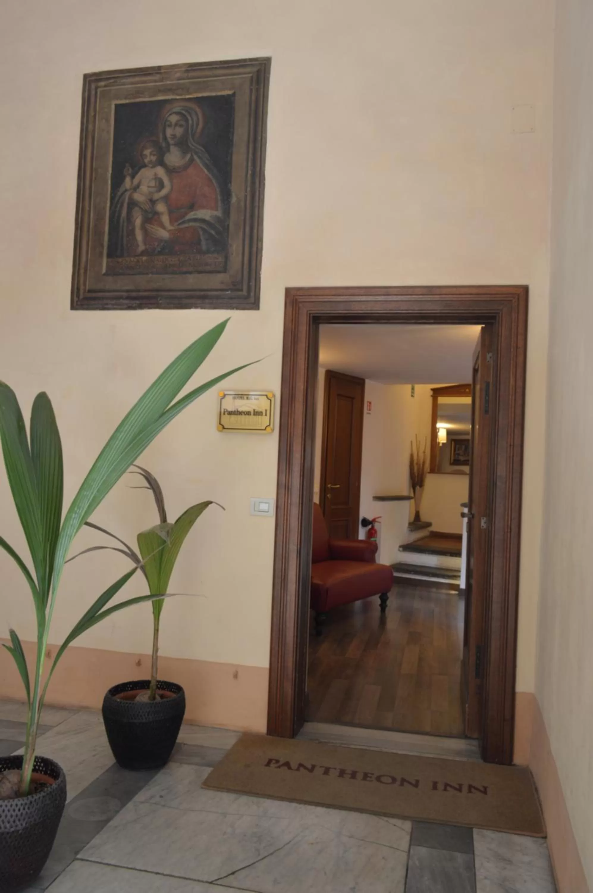 Lobby or reception in Pantheon Inn