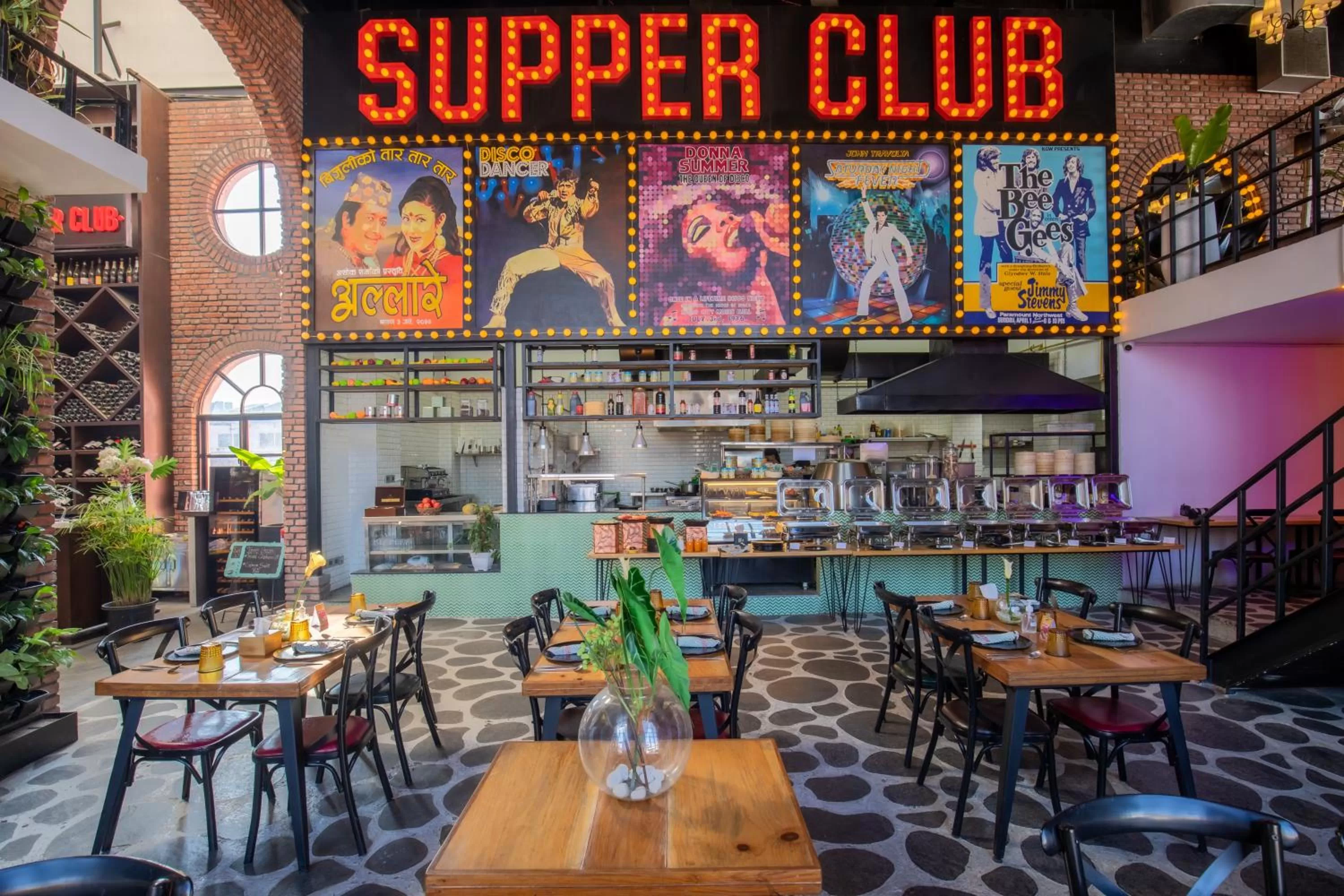 Restaurant/places to eat in Gaas BaasCo