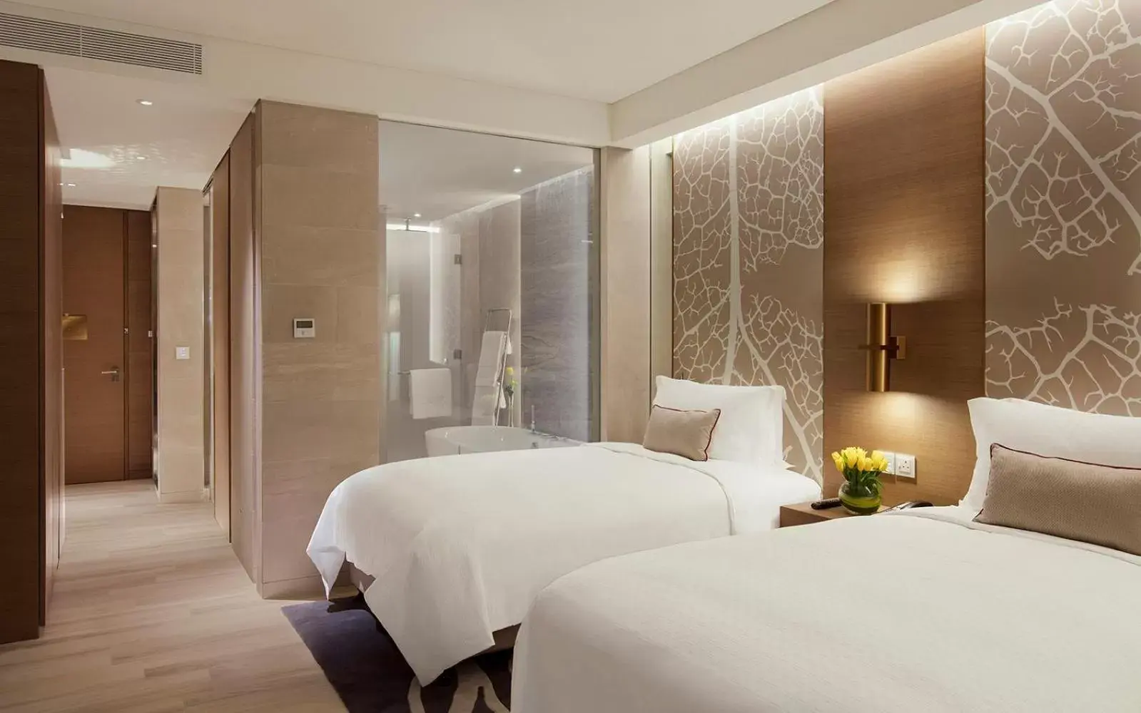 Bedroom, Bed in Al Bandar Rotana – Dubai Creek