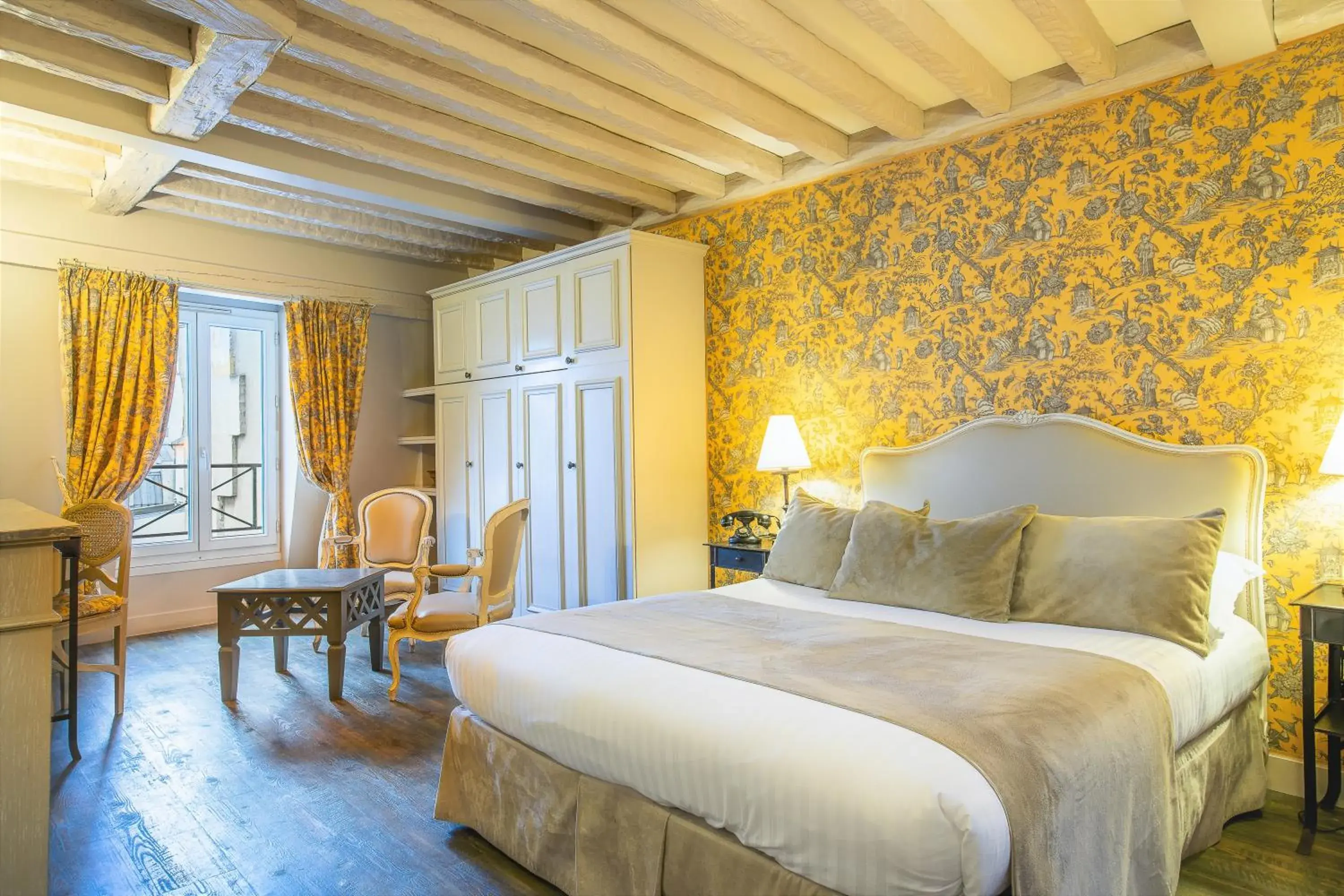 Photo of the whole room, Bed in Hôtel des Ducs D'Anjou