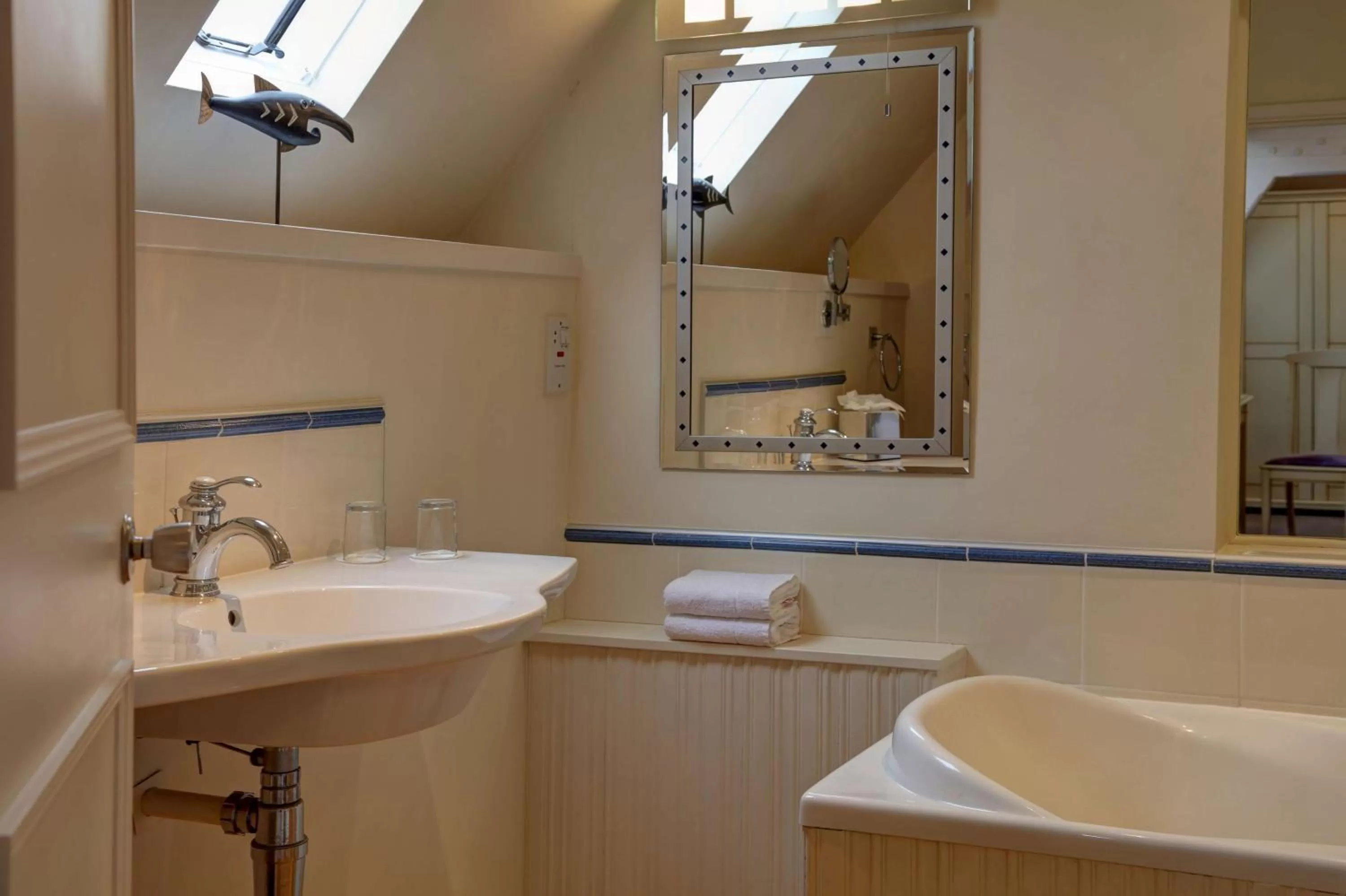 Bathroom in Three Ways House Hotel