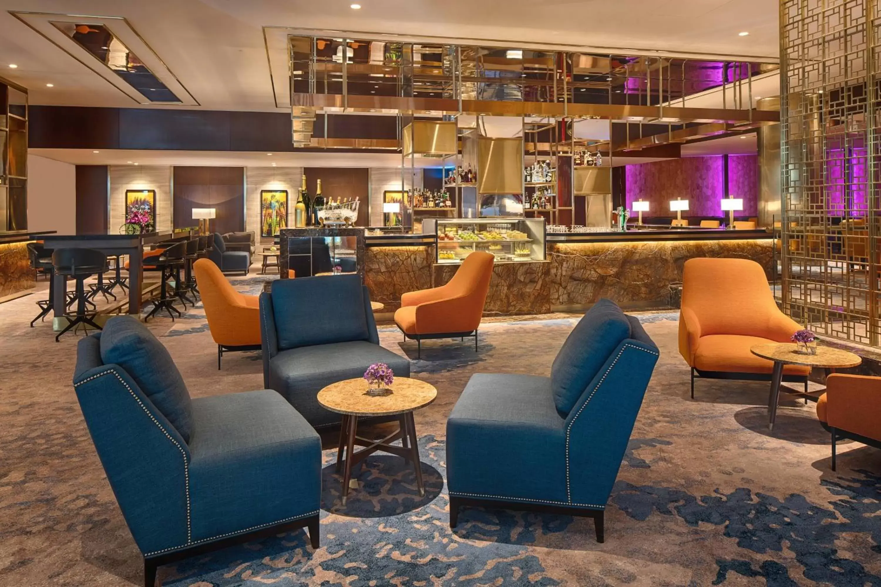Lobby or reception, Lounge/Bar in Sheraton Saigon Hotel & Towers