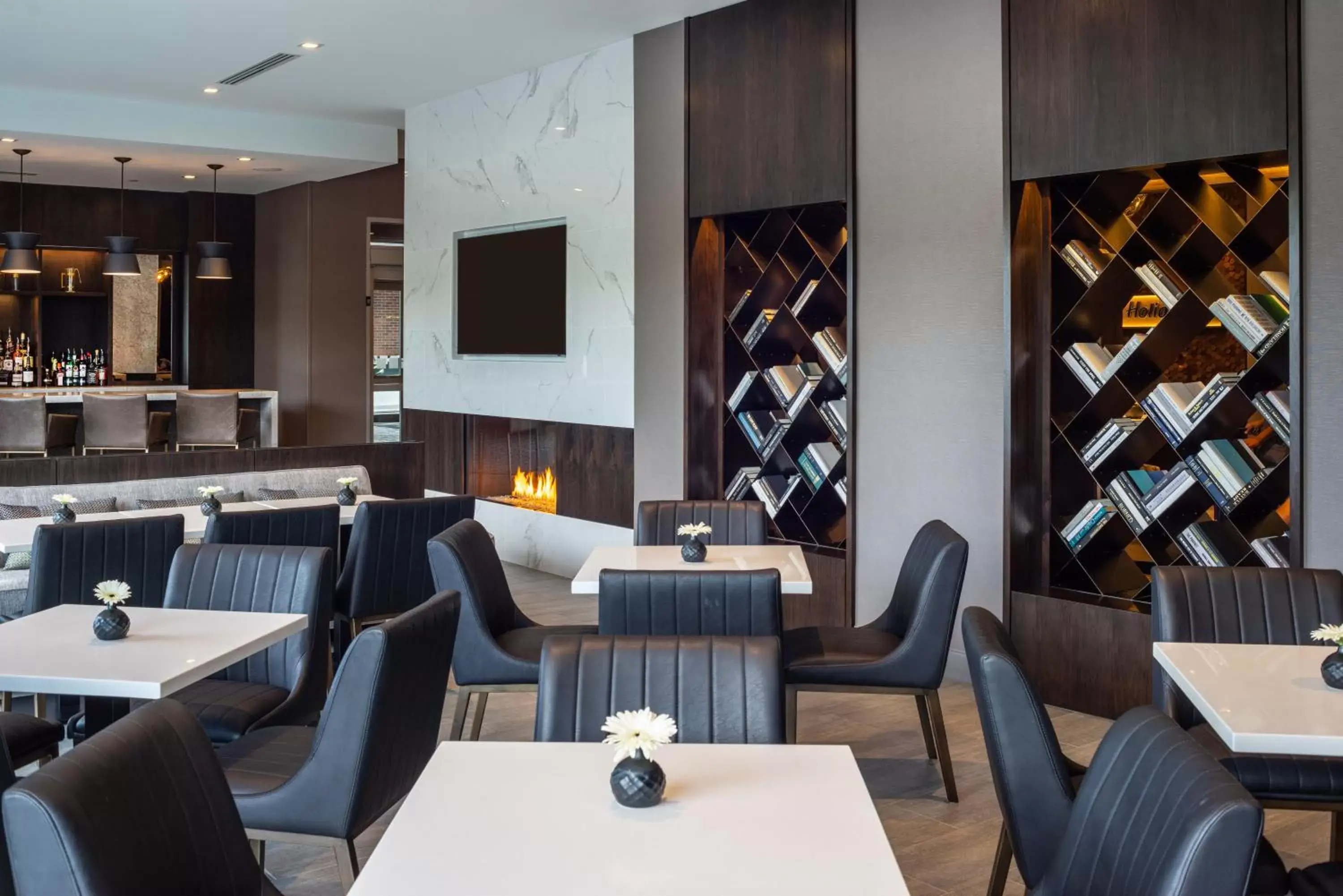 Restaurant/Places to Eat in Holiday Inn Boston Logan Airport - Chelsea, an IHG Hotel
