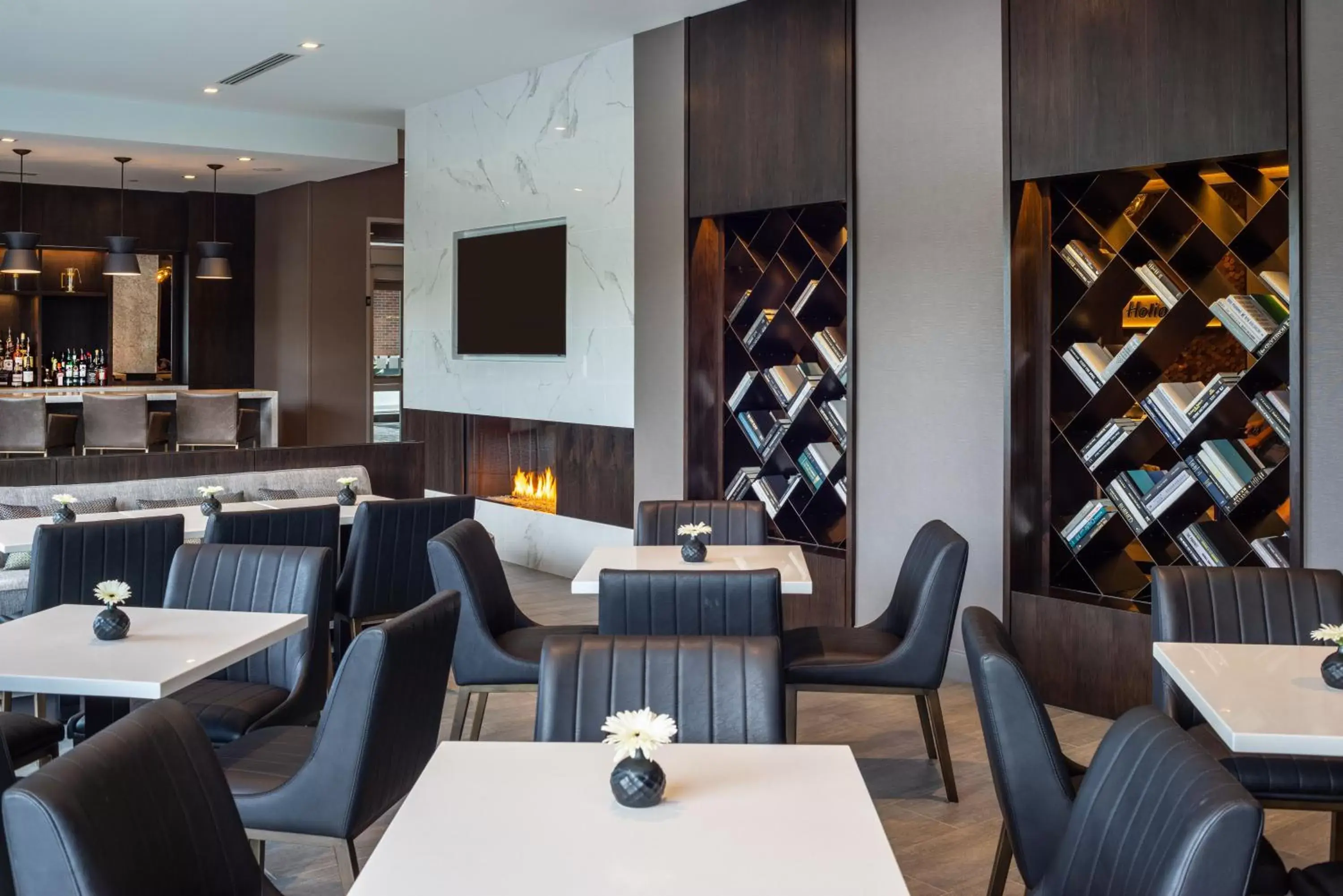 Restaurant/places to eat in Holiday Inn Boston Logan Airport - Chelsea by IHG Restaurant/places to eat in Holiday Inn Boston Logan Airport - Chelsea by IHG
