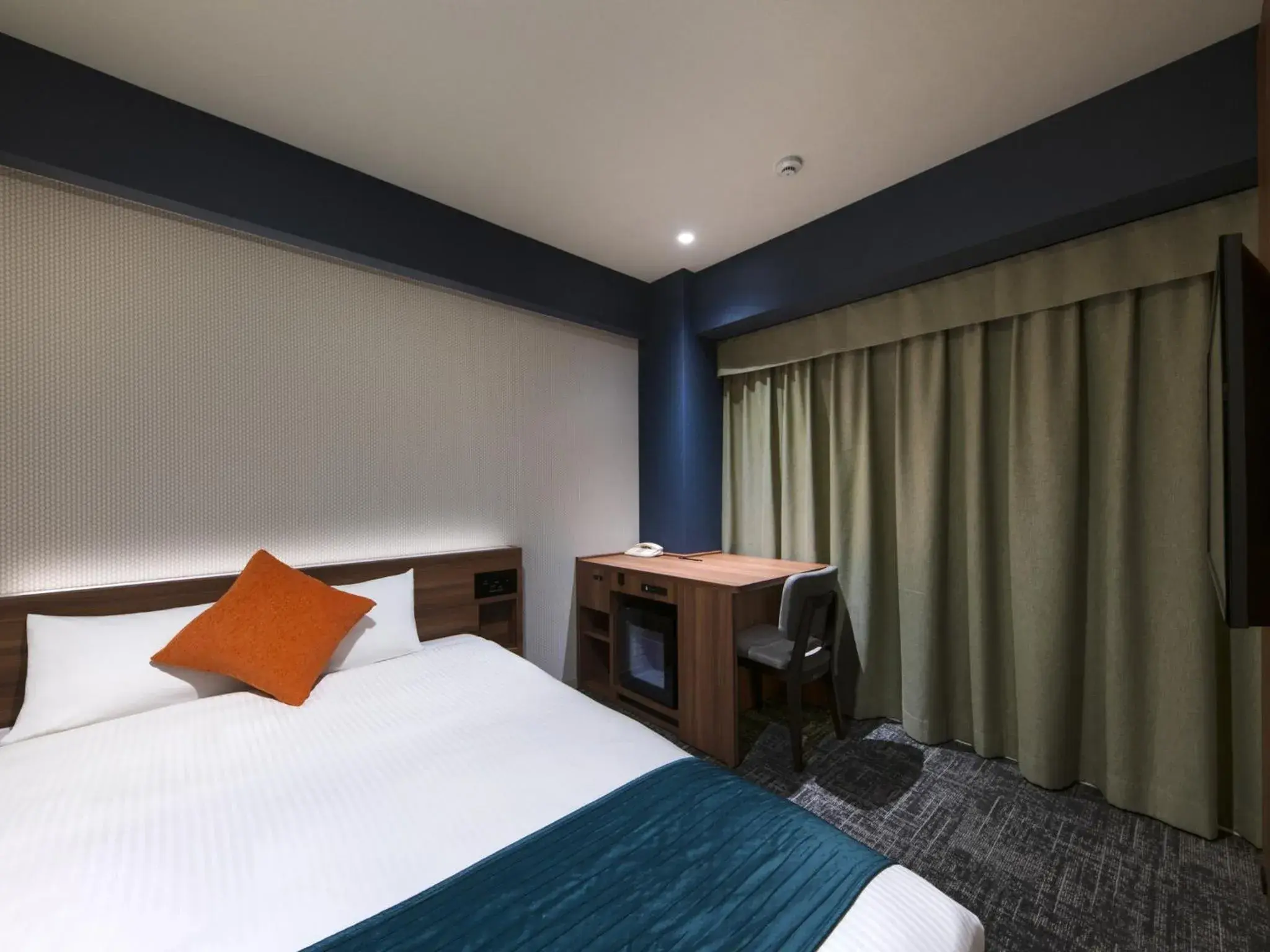 Bed in Hotel Villa Fontaine Tokyo-Ueno Okachimachi