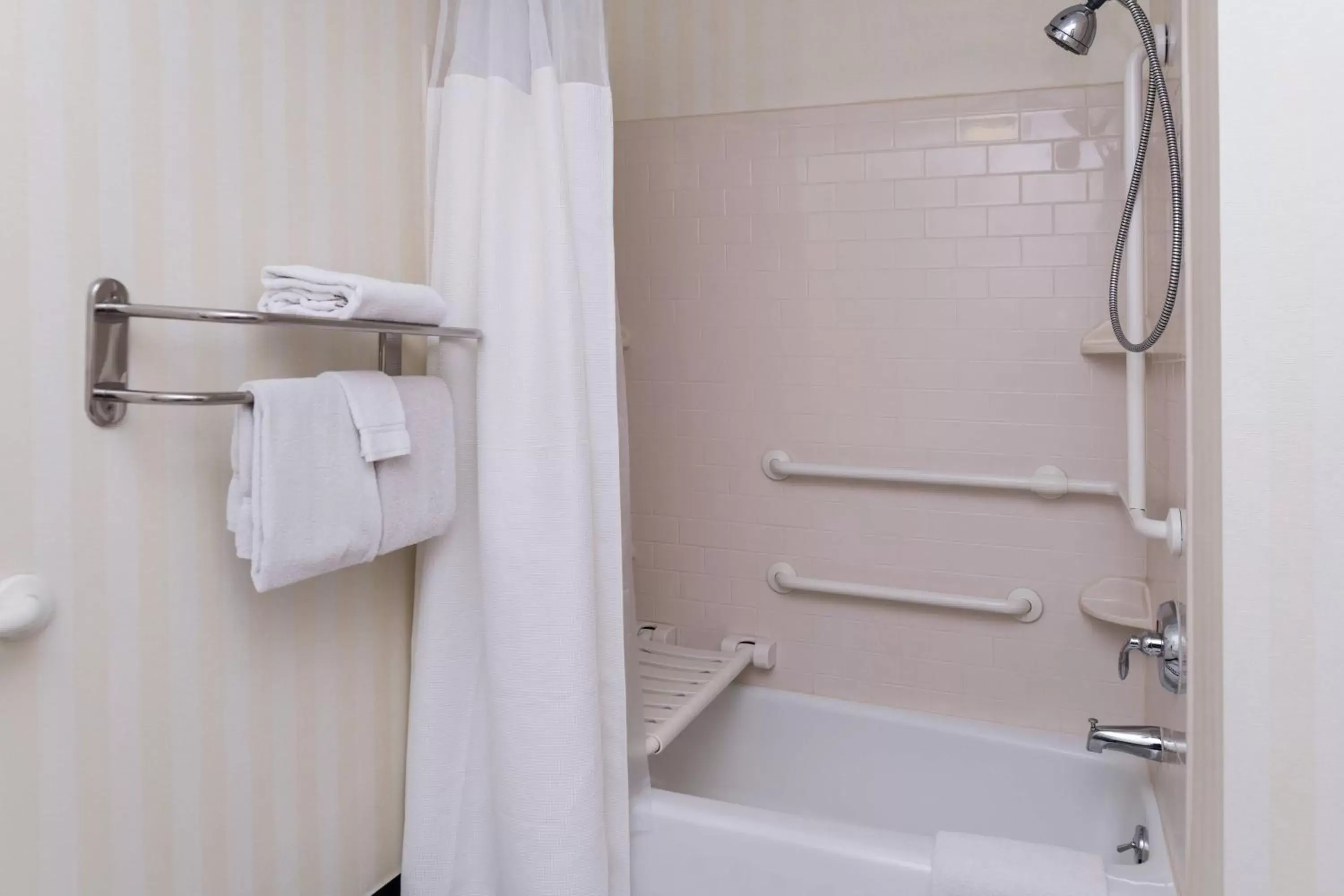 Bathroom in Fairfield Inn and Suites by Marriott San Antonio Northeast / Schertz / RAFB