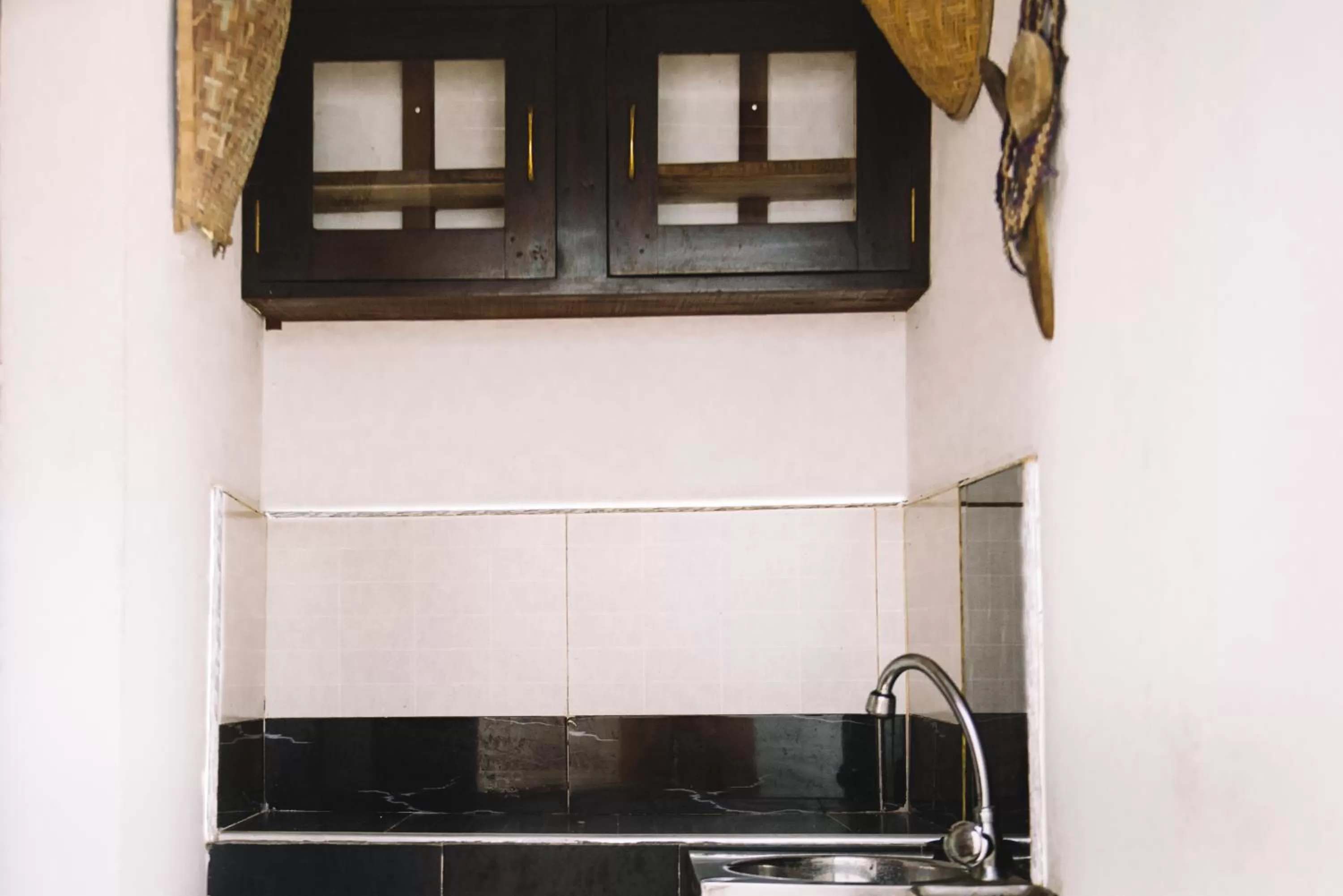 Kitchen or kitchenette in Kadolana Guest House