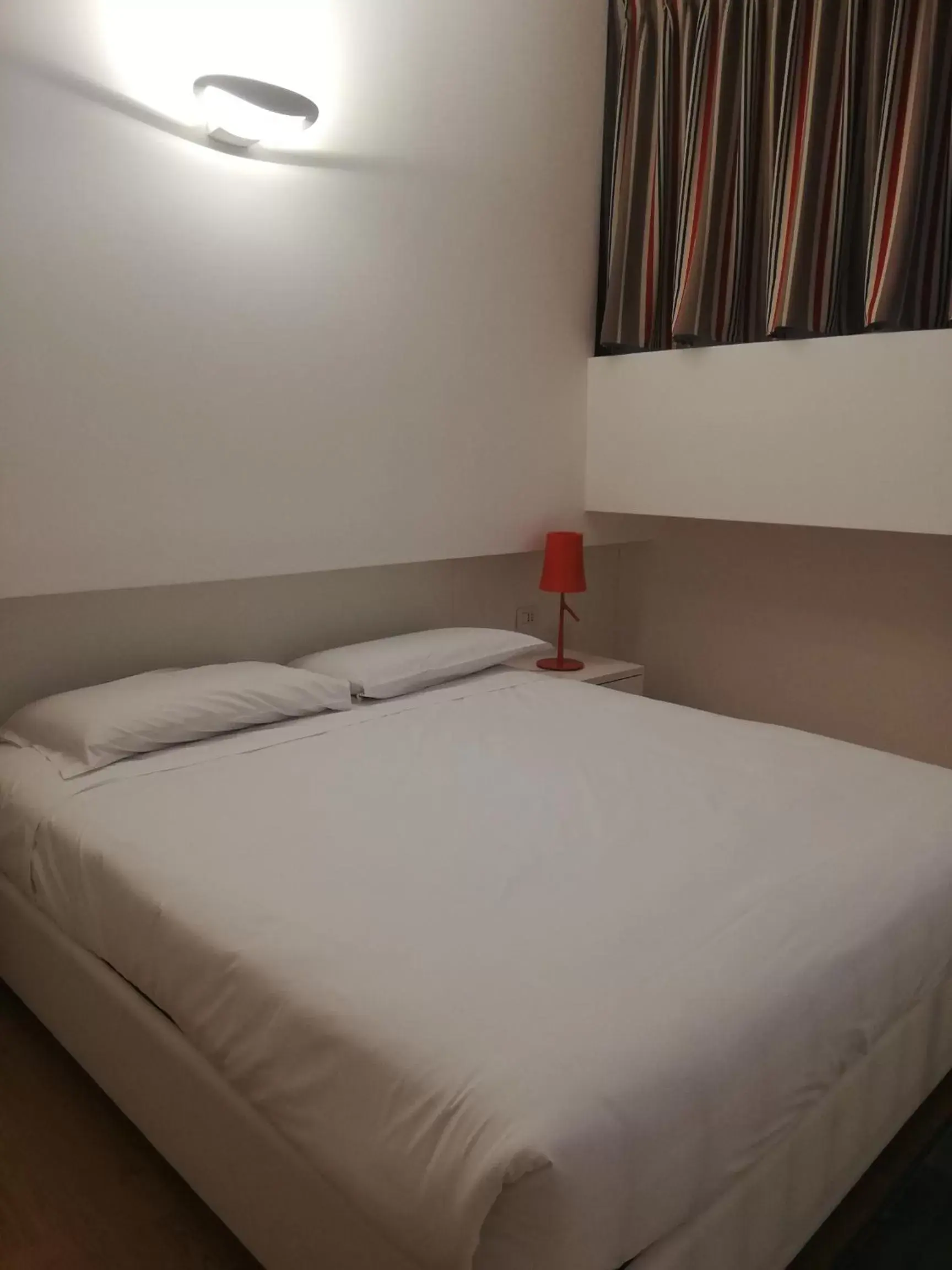 Bed in BB Hotels Aparthotel Città Studi