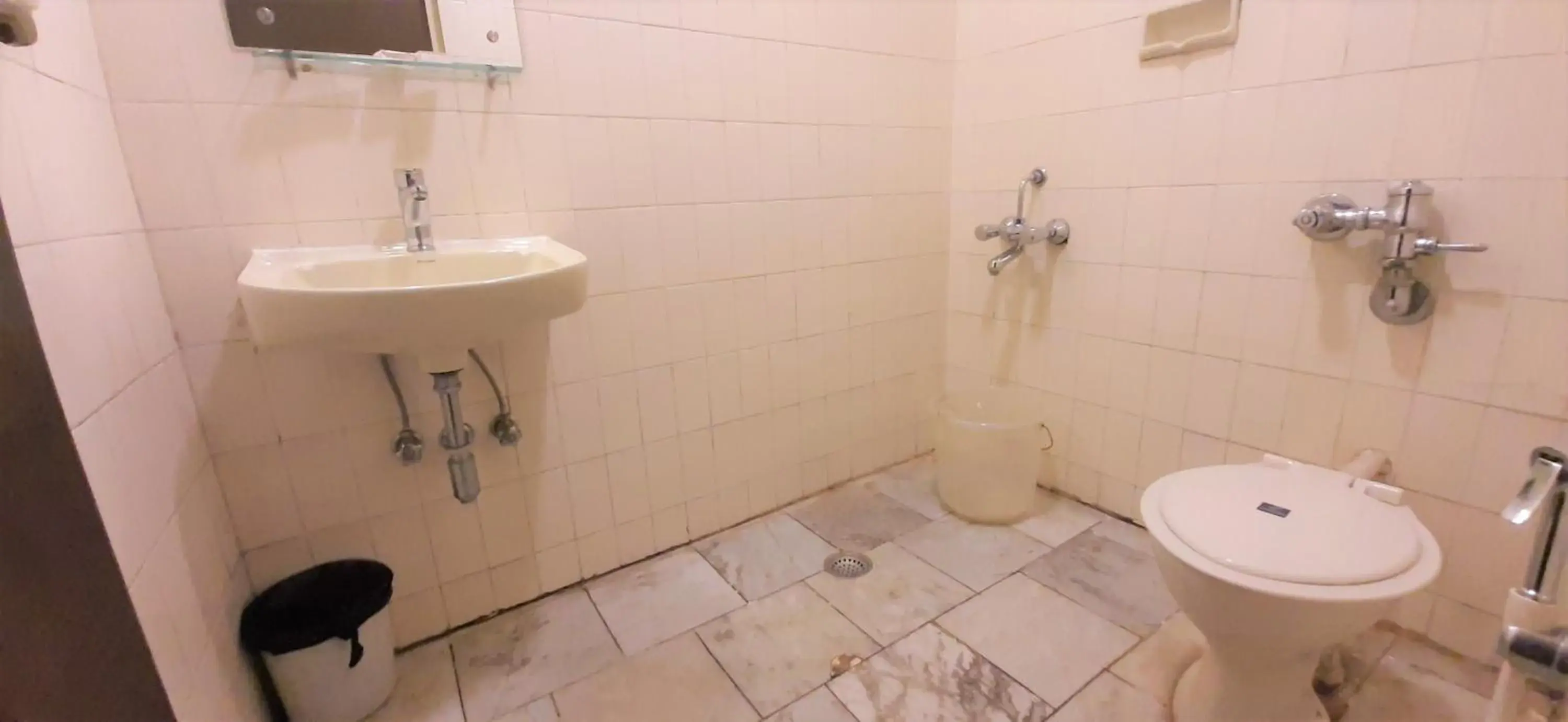 Shower, Bathroom in Hotel Mangalore International
