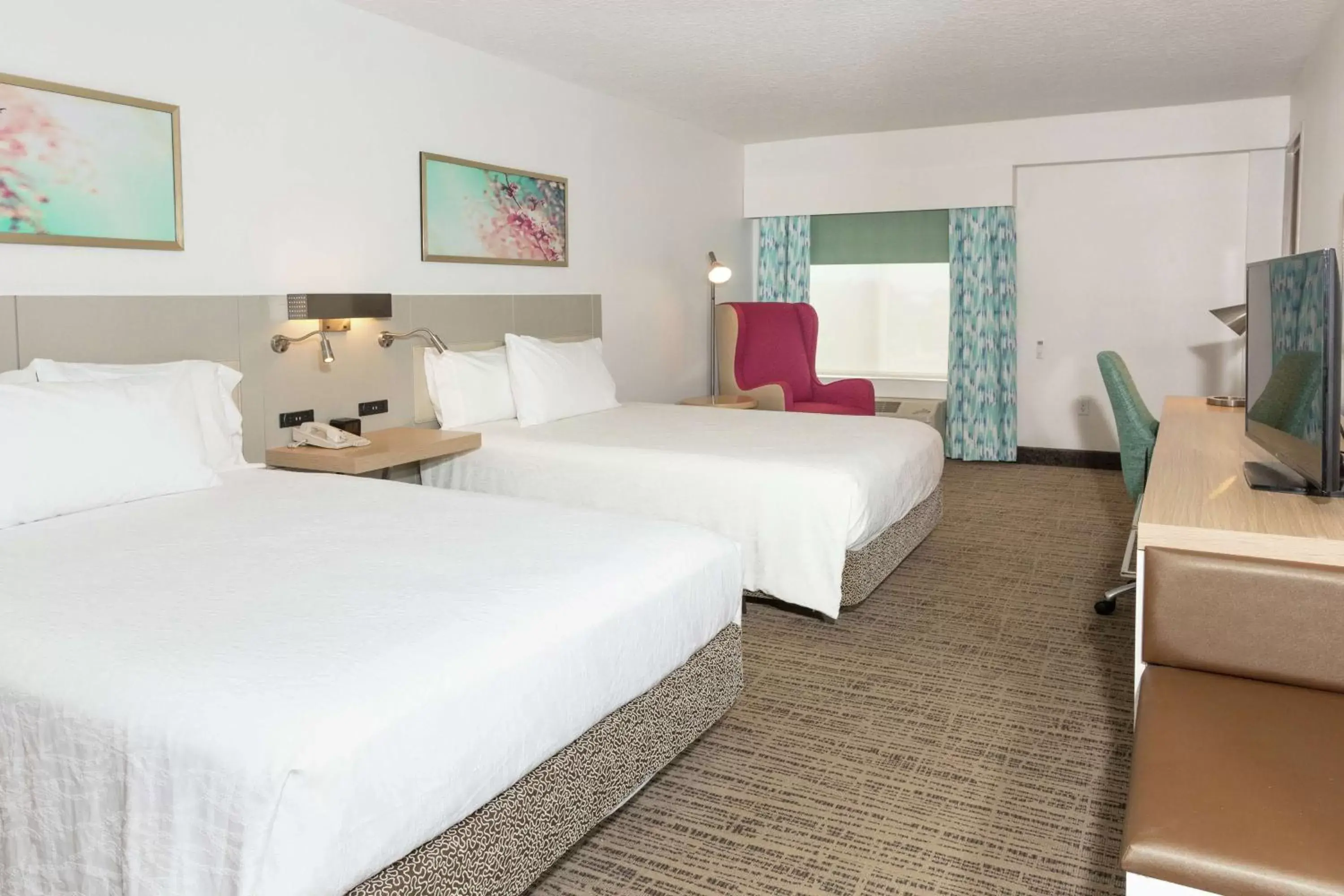 Bedroom, Bed in Hilton Garden Inn Saint Augustine Beach