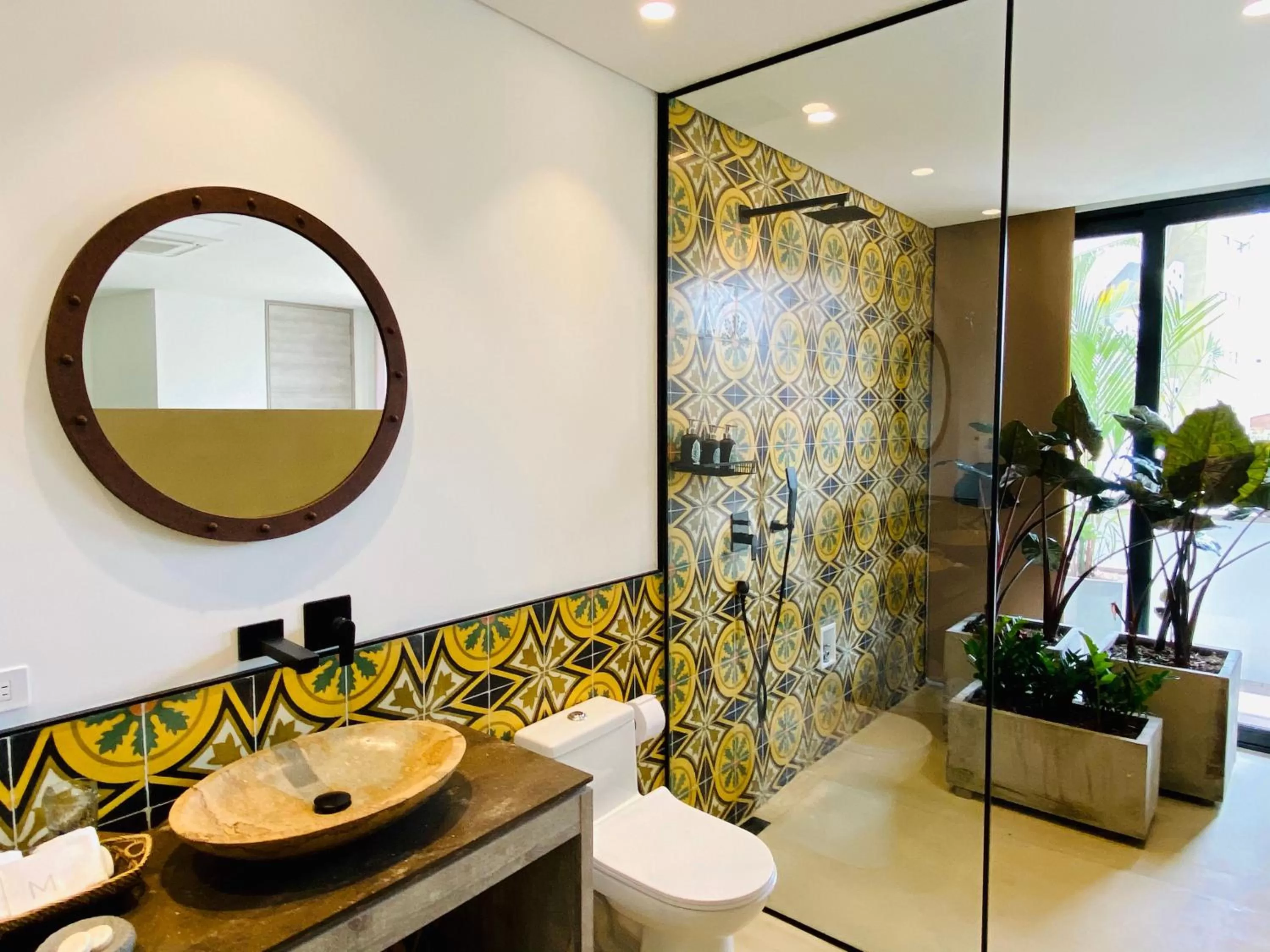 Toilet in Patio del Mundo