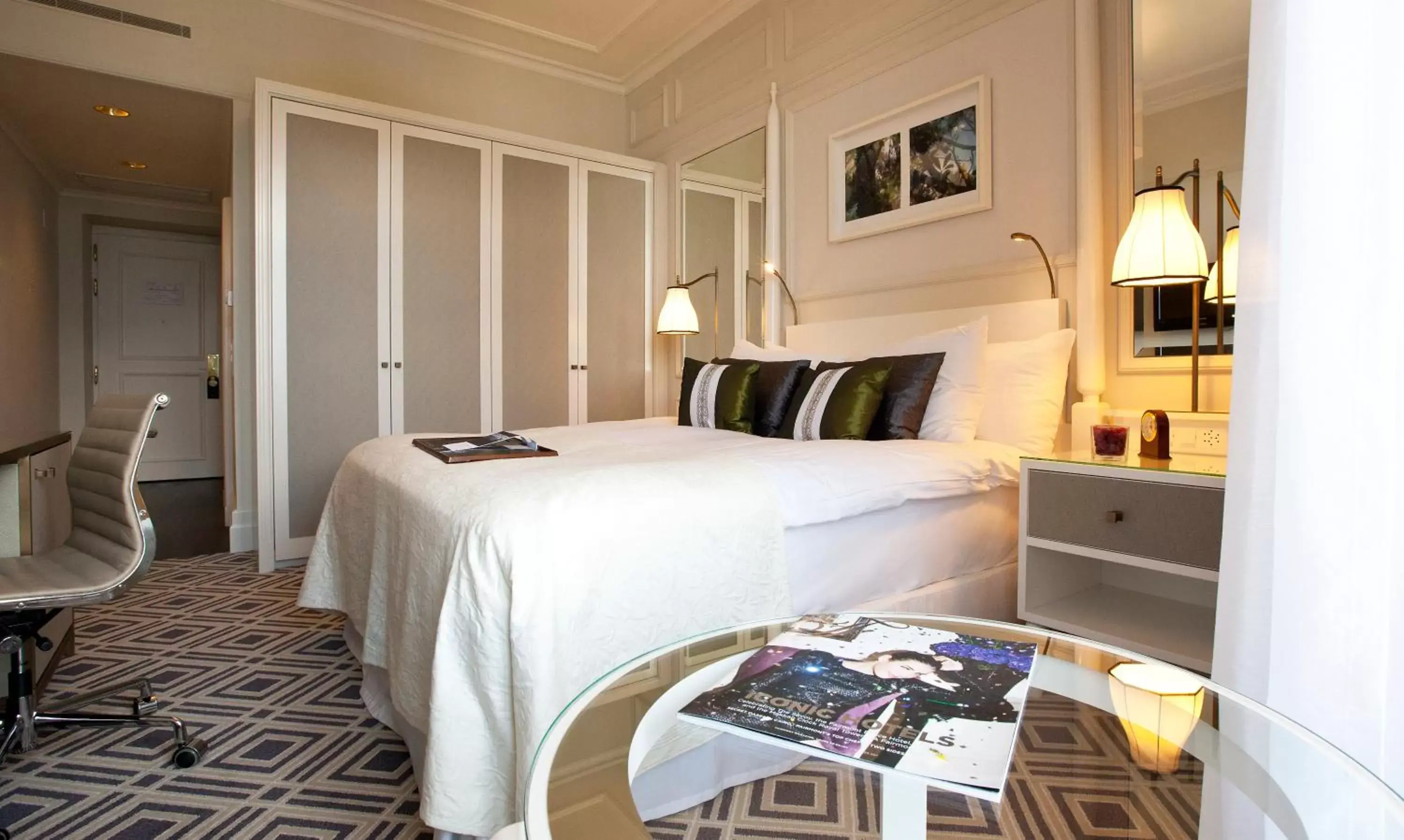 Fairmont Double Room with Lake View in Fairmont Le Montreux Palace