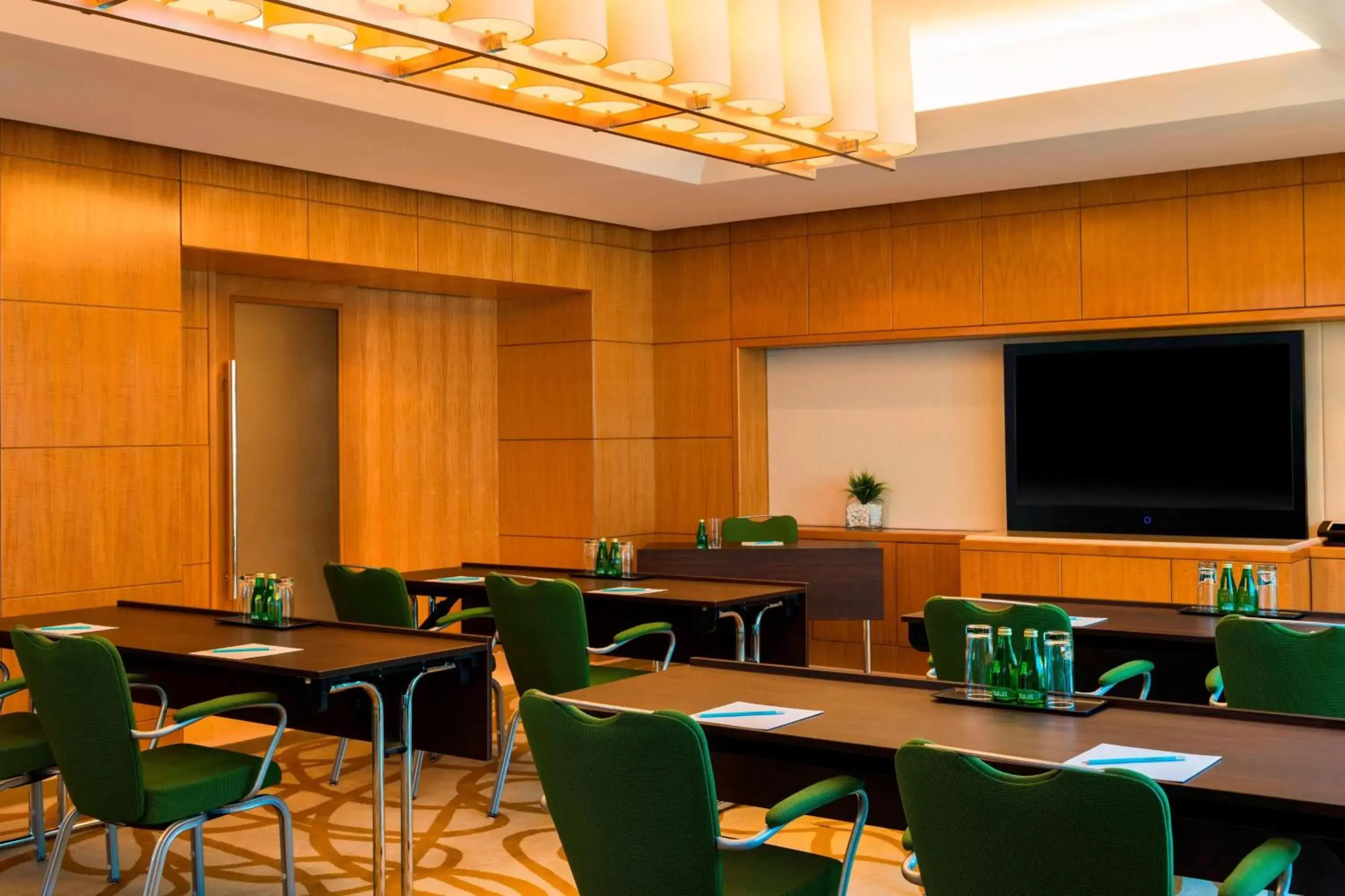 Meeting/conference room, Restaurant/Places to Eat in Four Points by Sheraton Sheikh Zayed Road