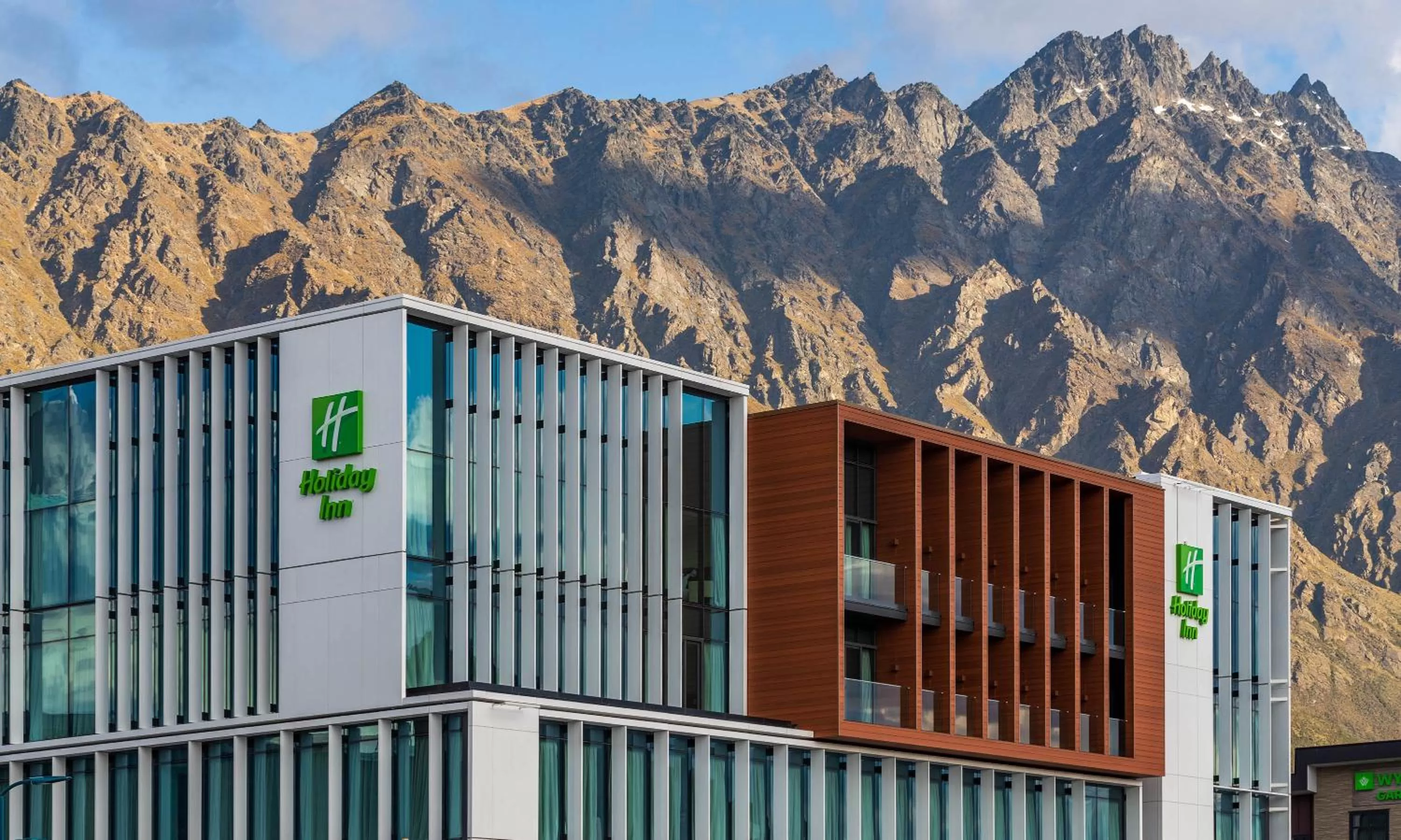 Property building in Holiday Inn Queenstown Remarkables Park