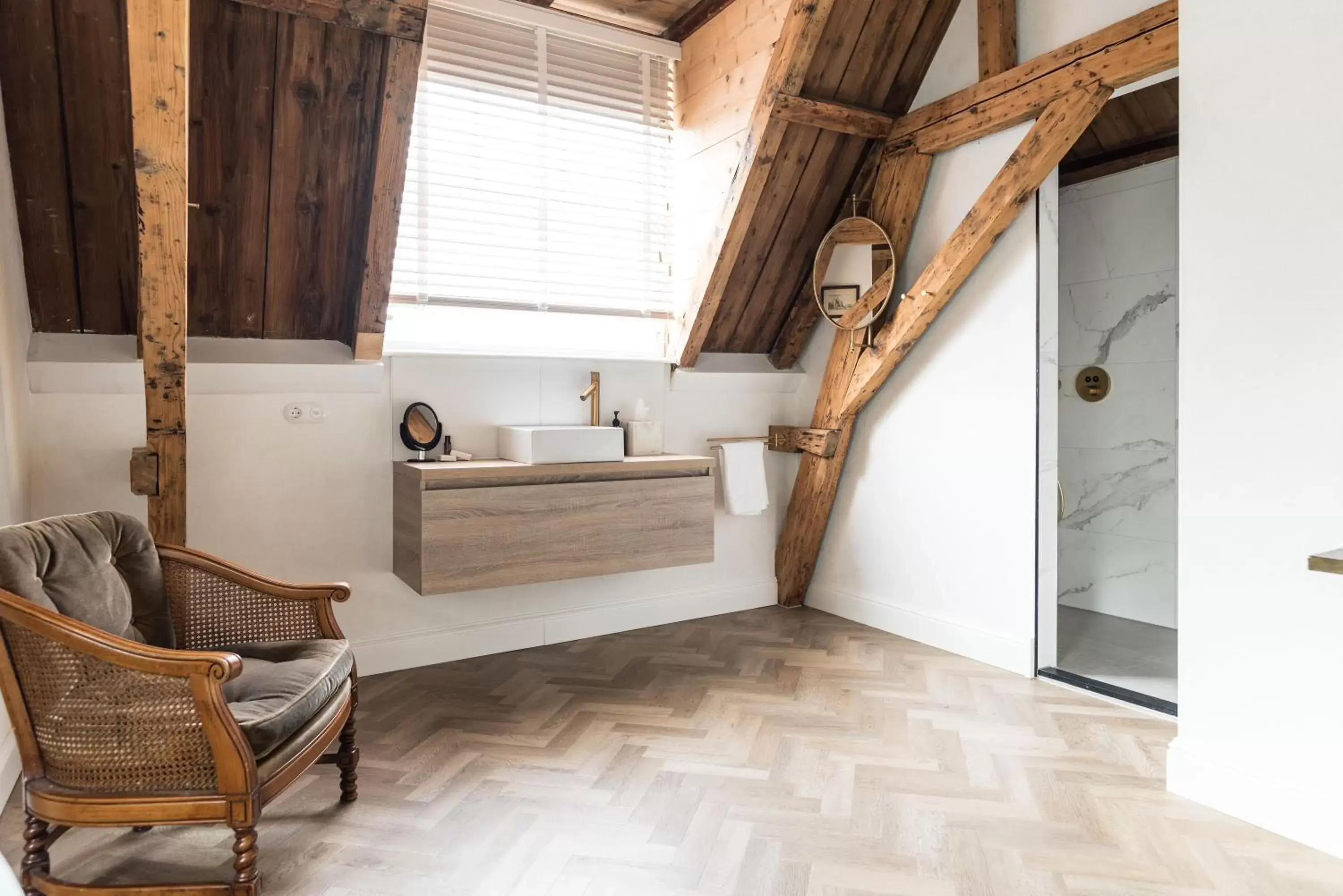 Shower, Seating Area in Ysbrantsz Boutique Hotel