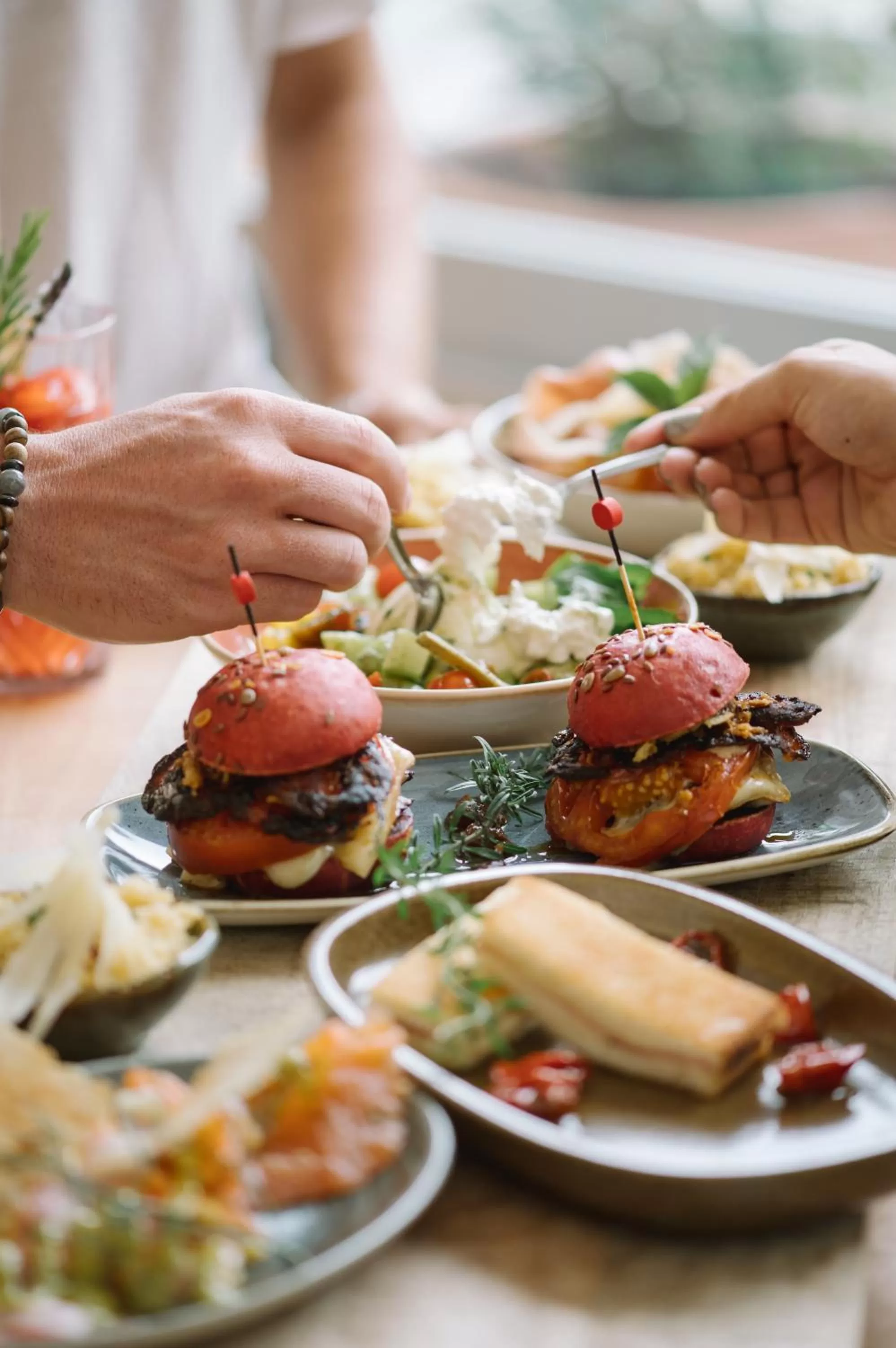 Restaurant/places to eat in Mercure Avignon Gare TGV