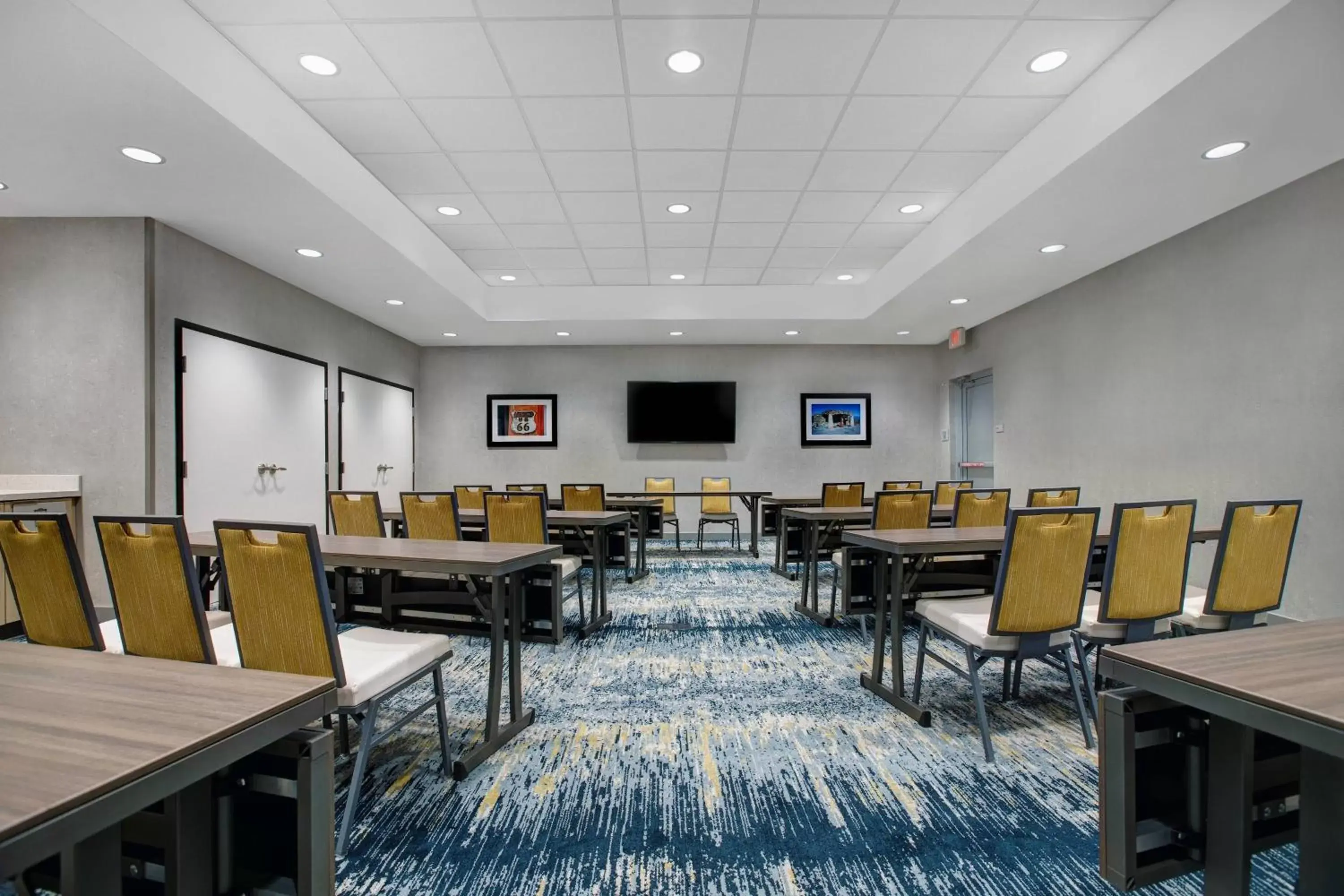 Meeting/conference room in TownePlace Suites by Marriott Phoenix Glendale Sports & Entertainment District