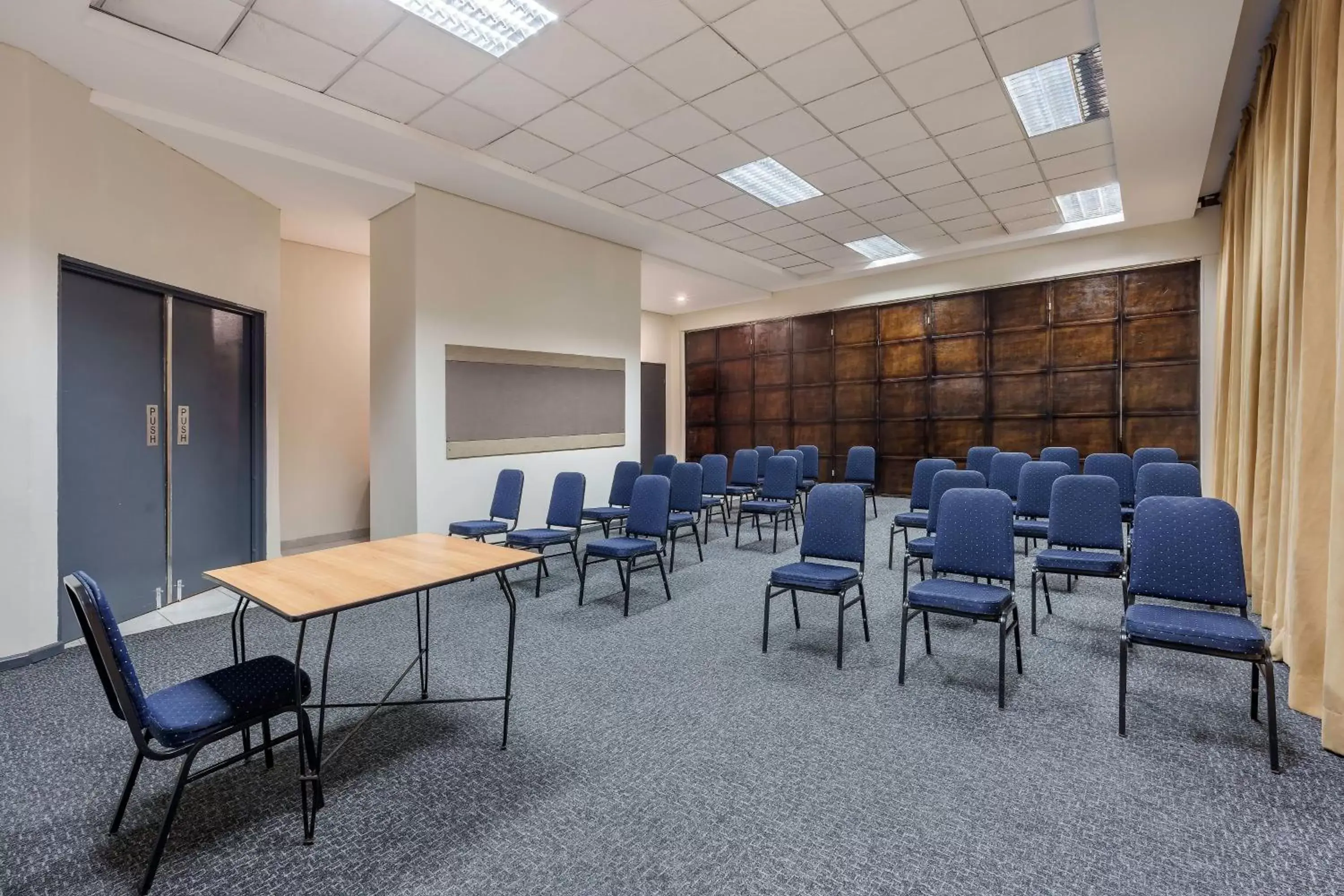 Meeting/conference room in Protea Hotel by Marriott Lusaka Cairo Road