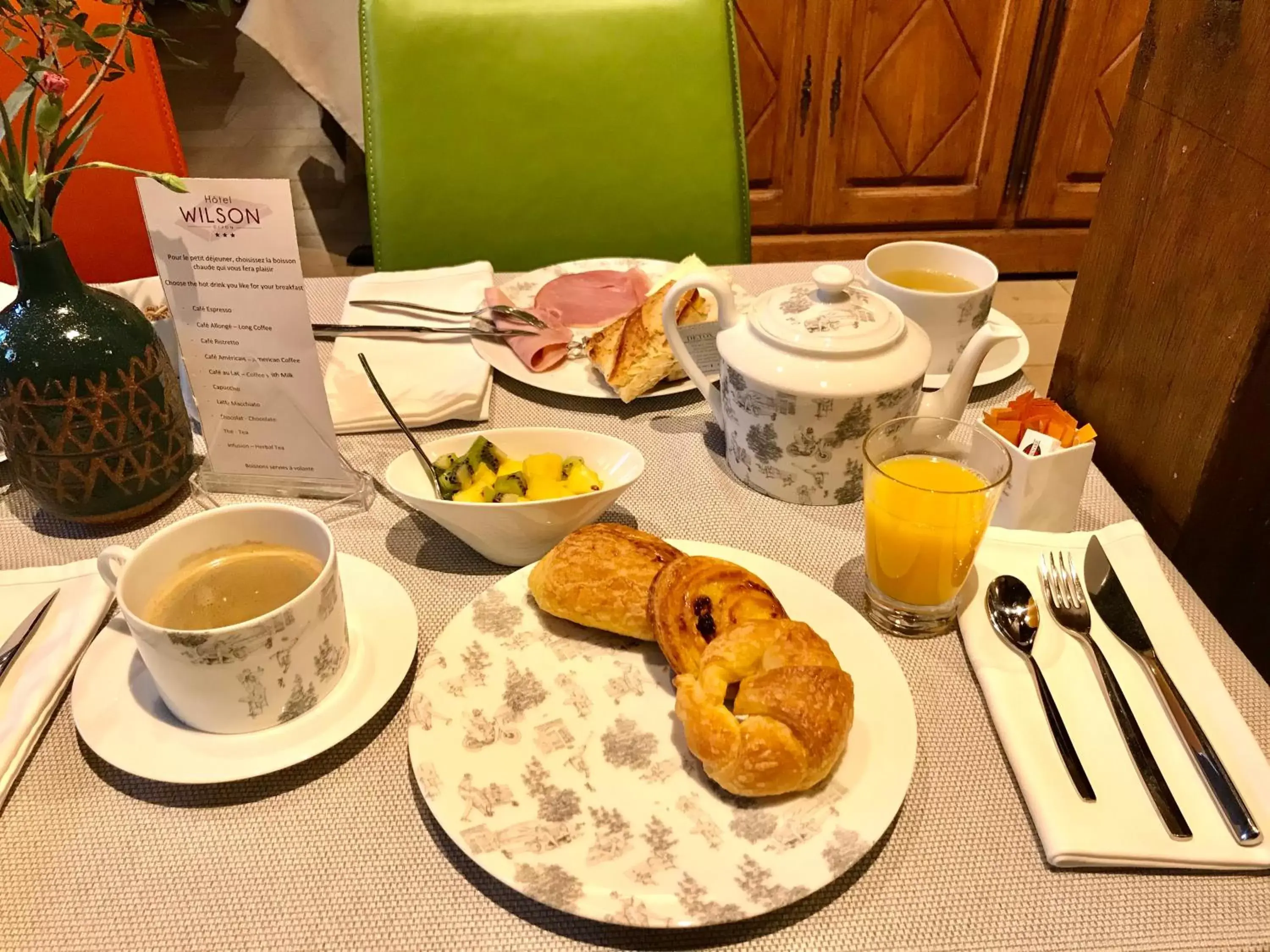 Breakfast in Hôtel Wilson - Les Collectionneurs