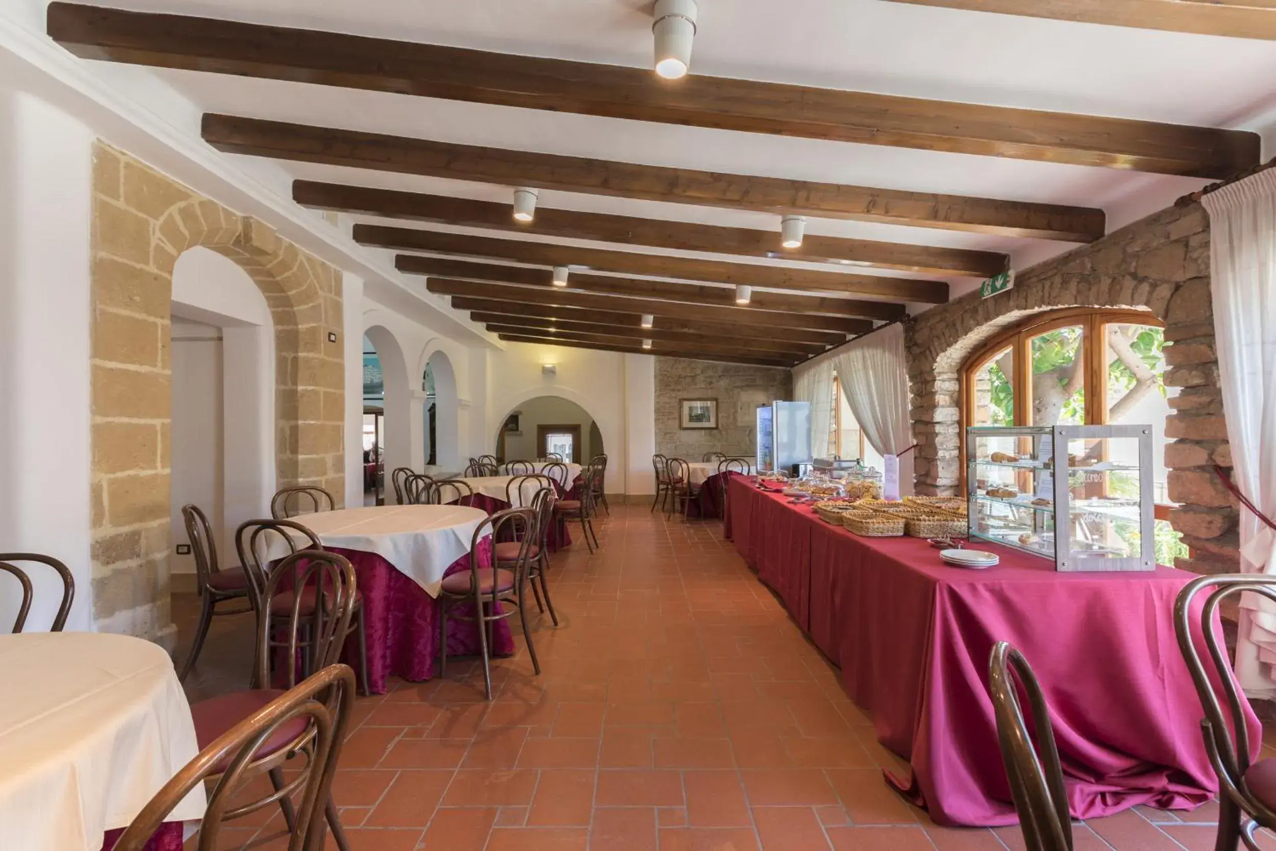 Restaurant/Places to Eat in Masseria Sant'Anna