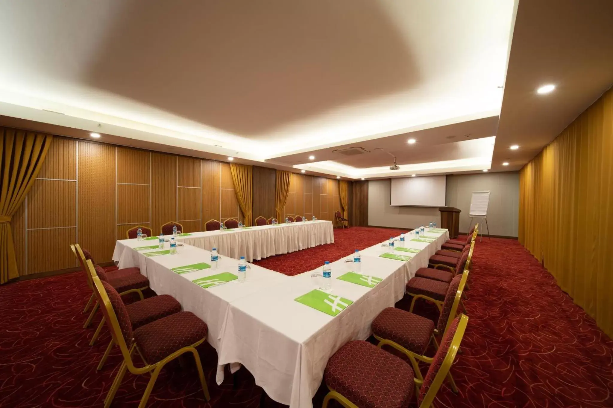 Meeting/conference room in Holiday Inn - Trabzon-East, an IHG Hotel