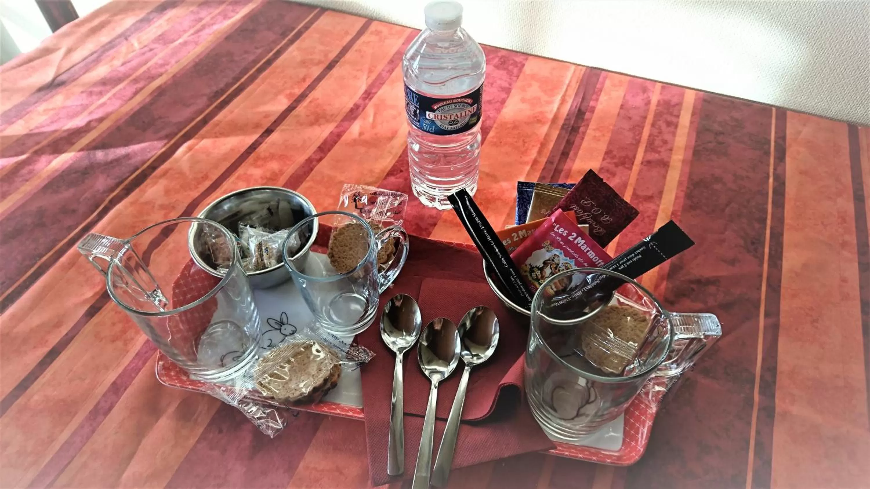 Coffee/tea facilities in JOYEUX REVEIL