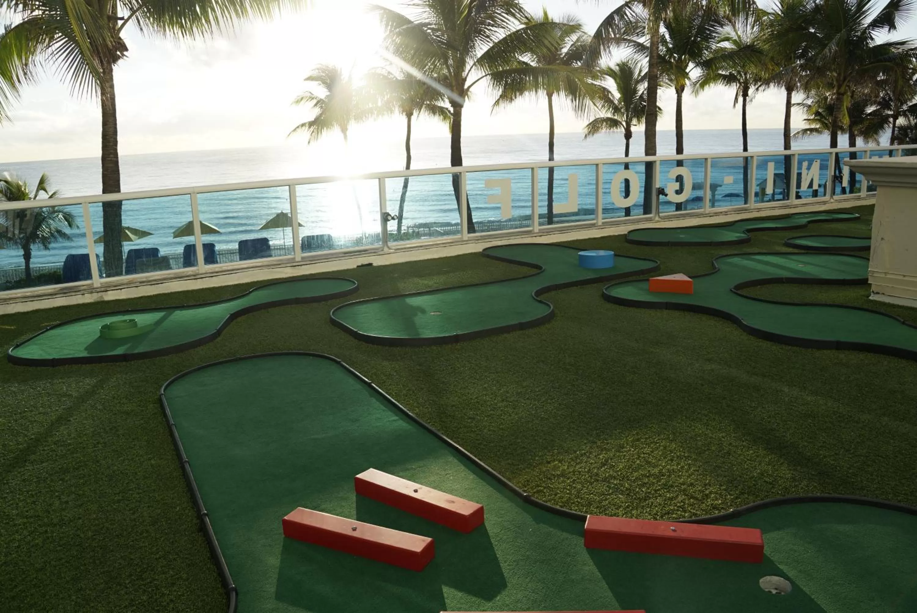 Minigolf in Ocean Sky Hotel & Resort