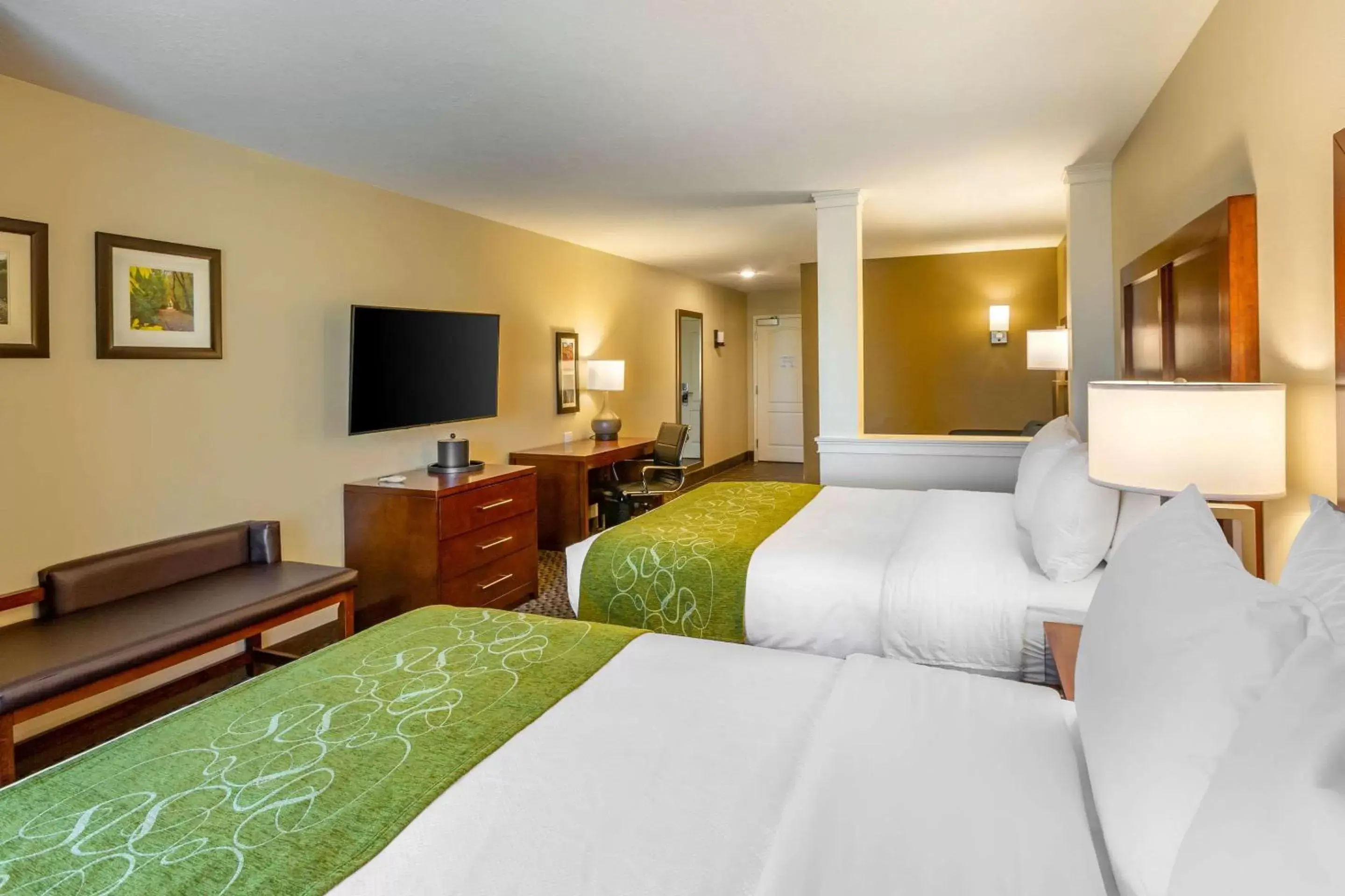 Bedroom, Bed in Comfort Inn & Suites Logan Near University