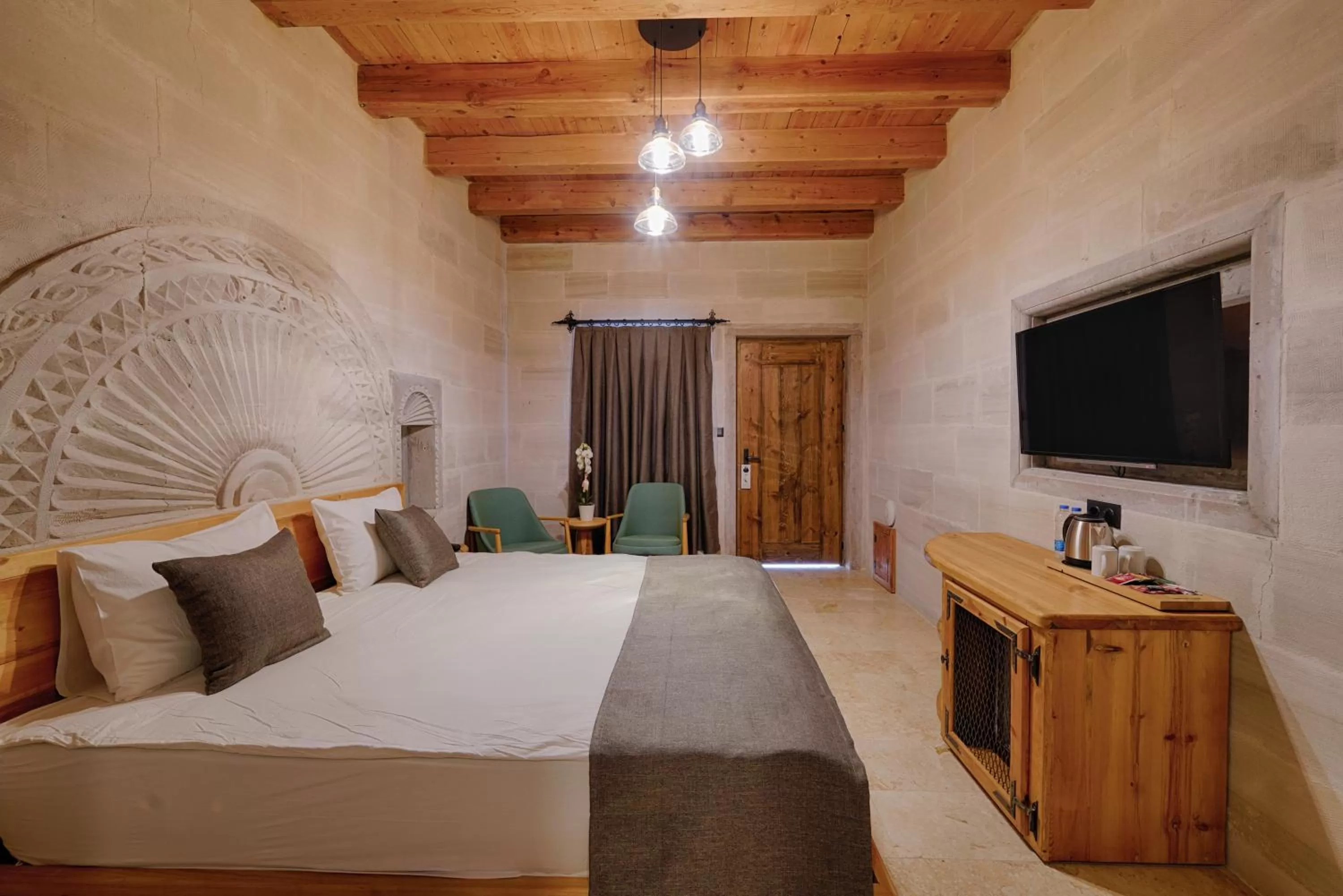 TV and multimedia, Bed in Concept Cave House