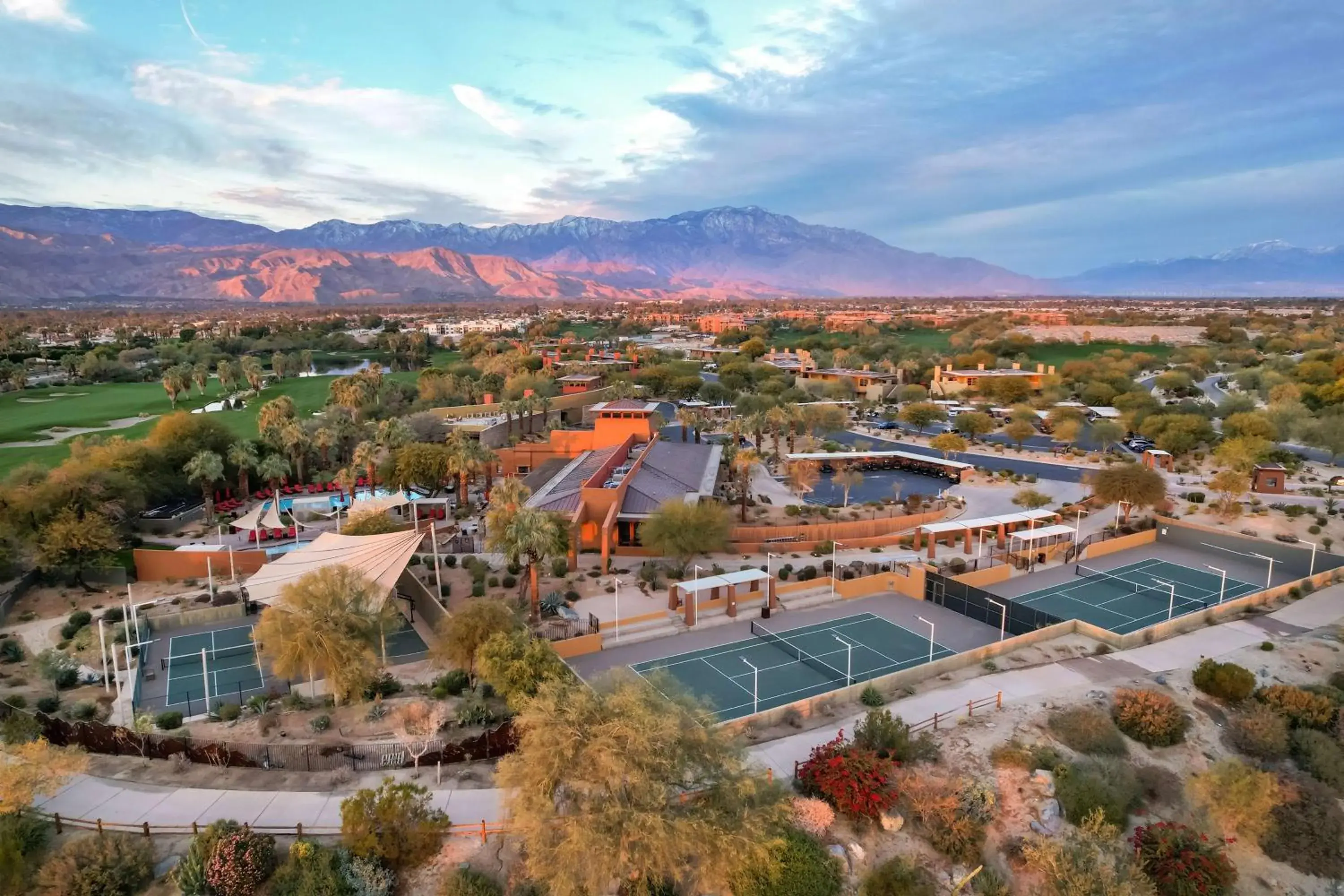 Property building, Bird's-eye View in Hilton Grand Vacations Club Palm Desert