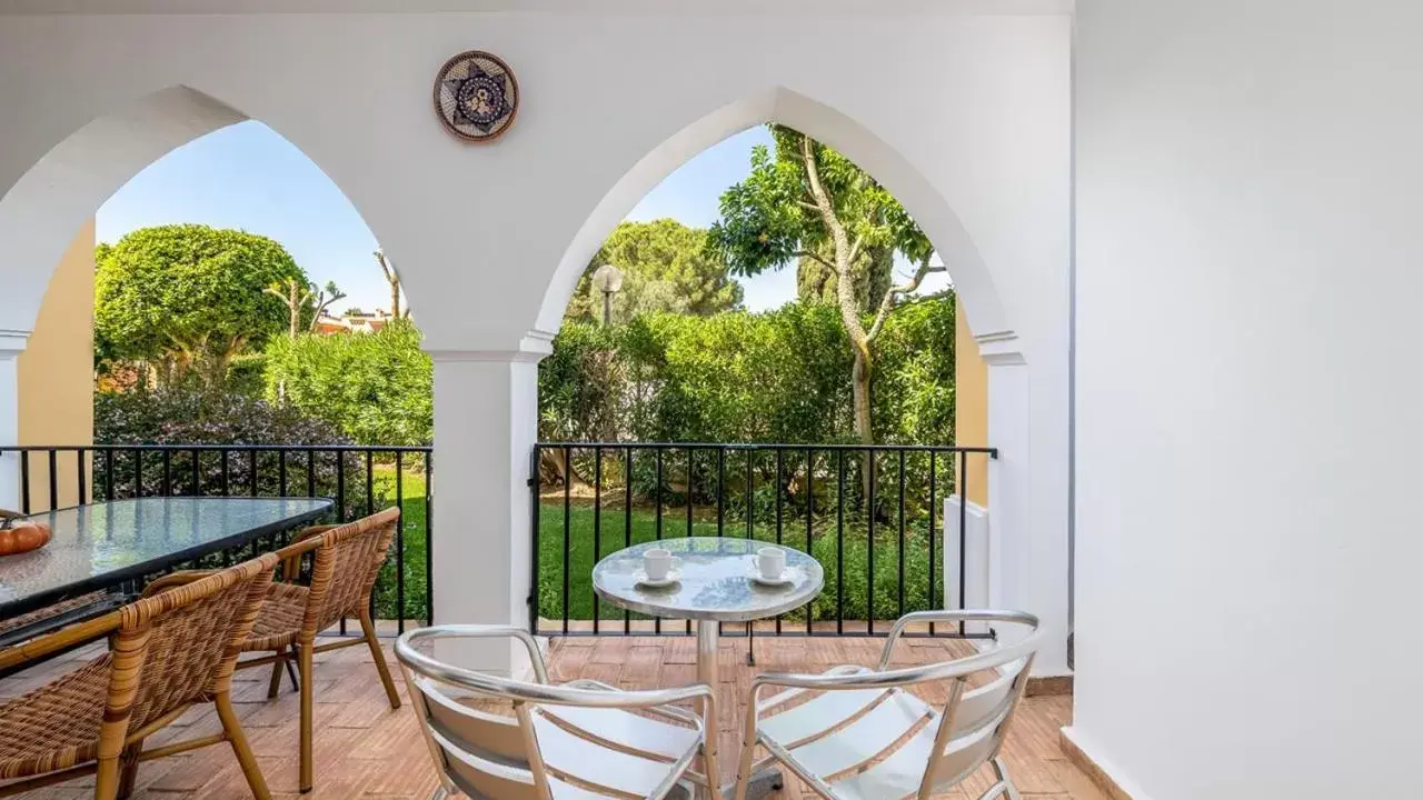 Balcony/Terrace in Jardim da Meia Praia Resort