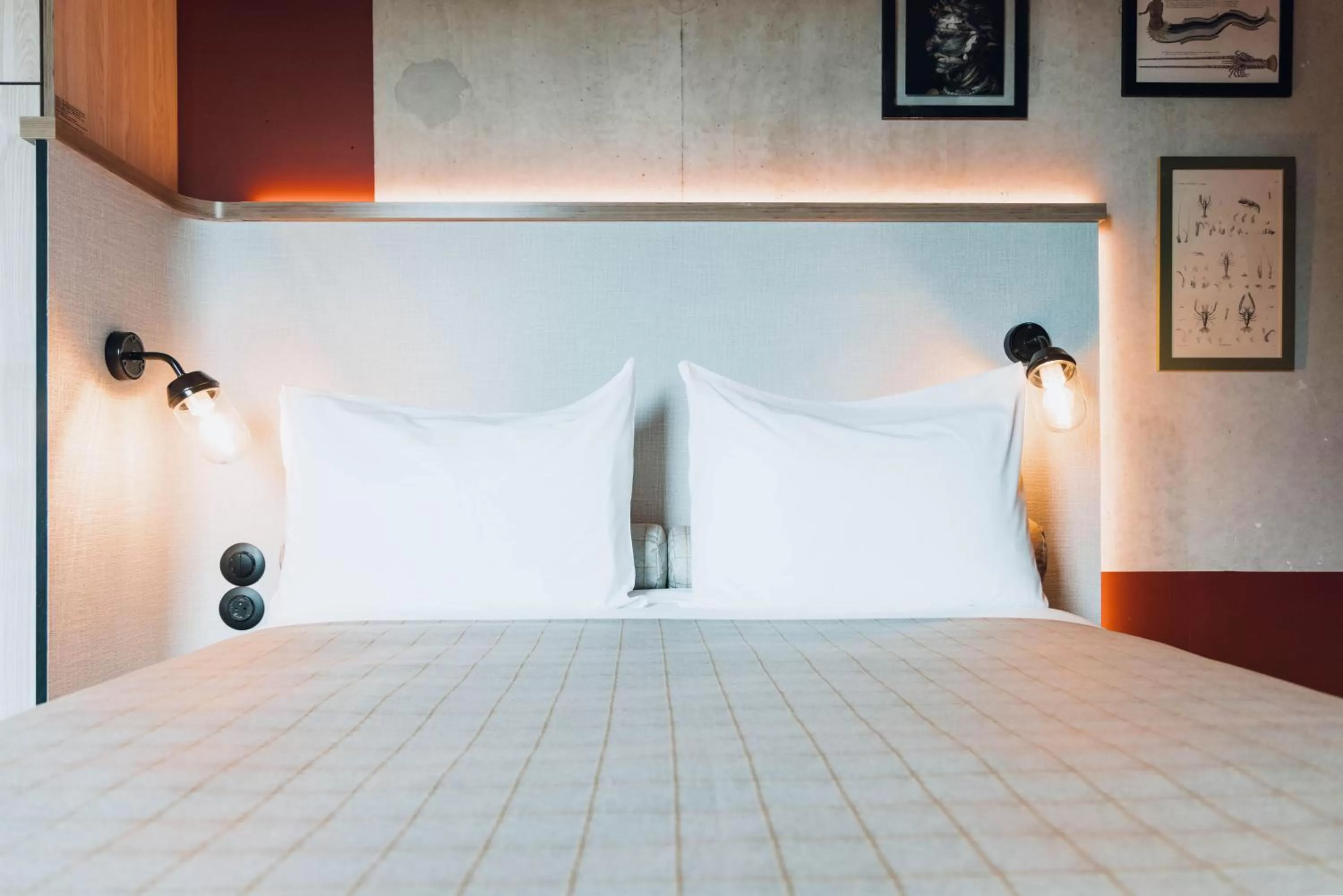 Bed in greet Hotel La Rochelle Centre