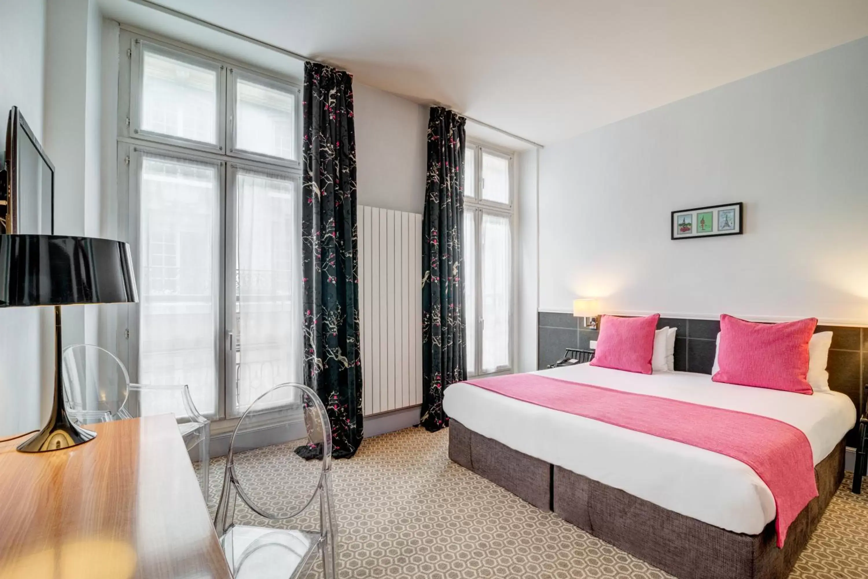 Bedroom, Bed in Hotel Caumartin Opéra - Astotel