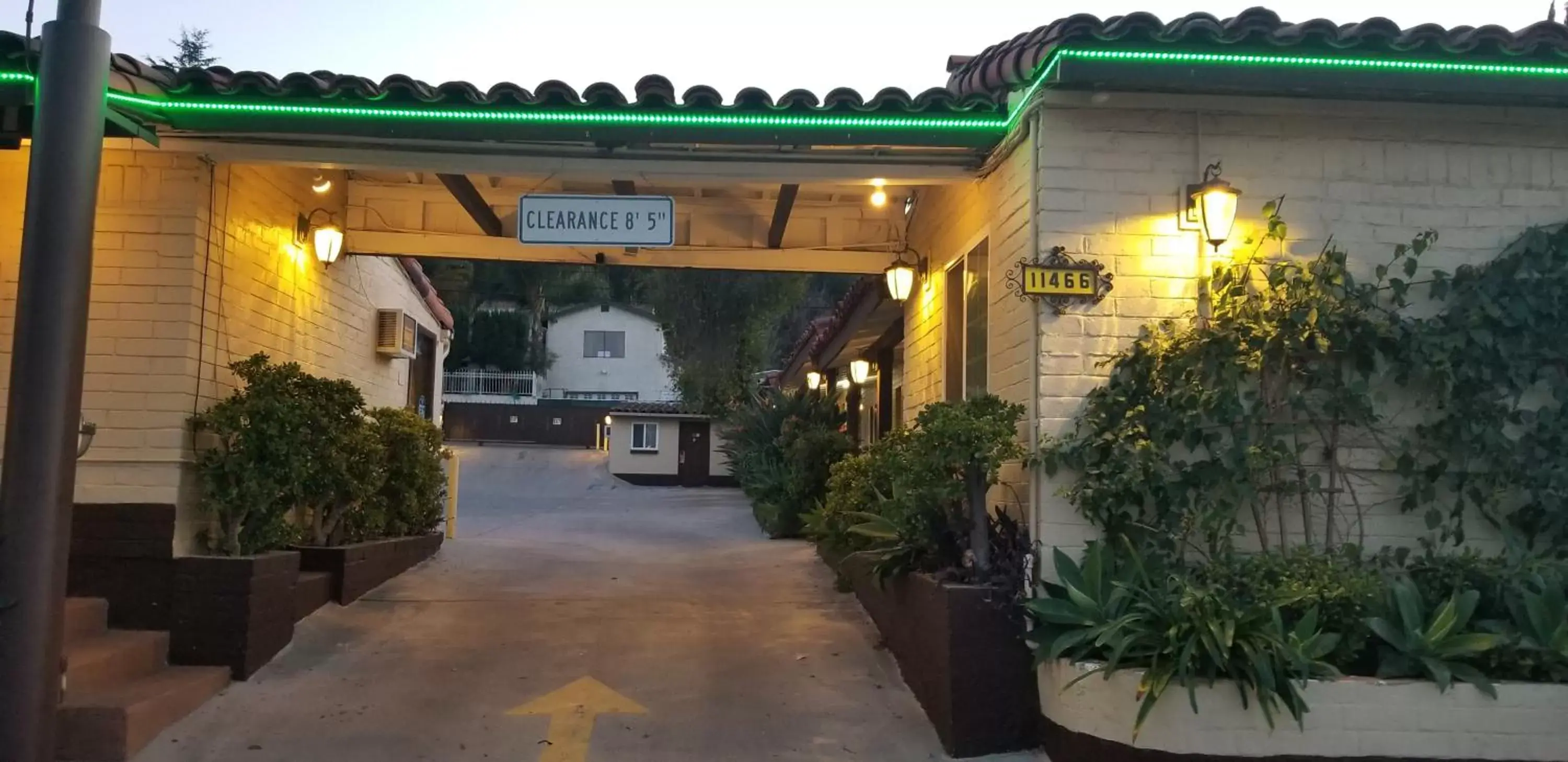 Facade/entrance in El Patio Inn