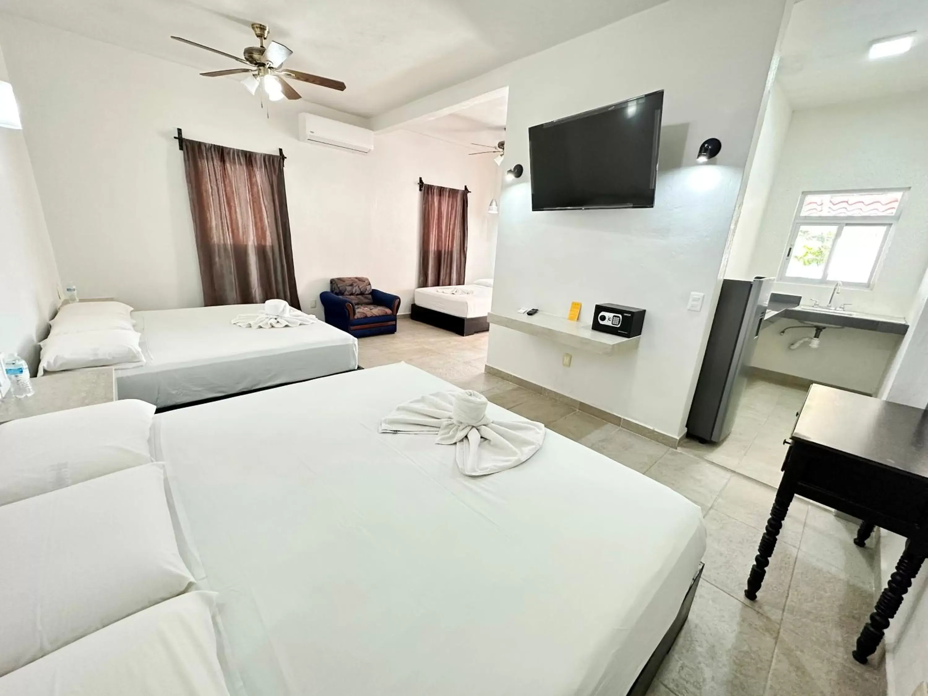 Family Suite in Hotel Vista Laguna Bacalar Family Suite in Hotel Vista Laguna Bacalar