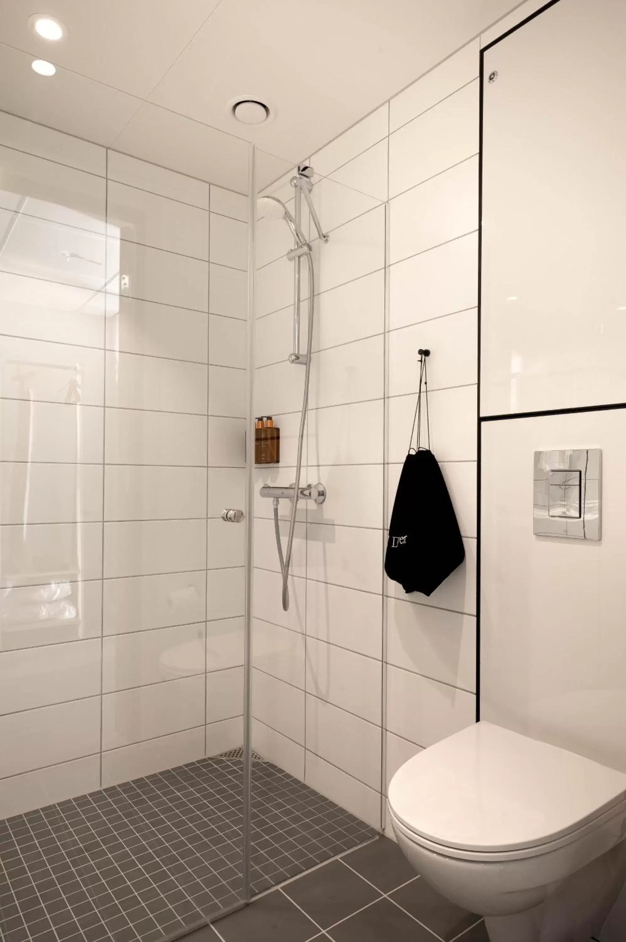 Shower, Bathroom in Clarion Collection Hotel Arcticus