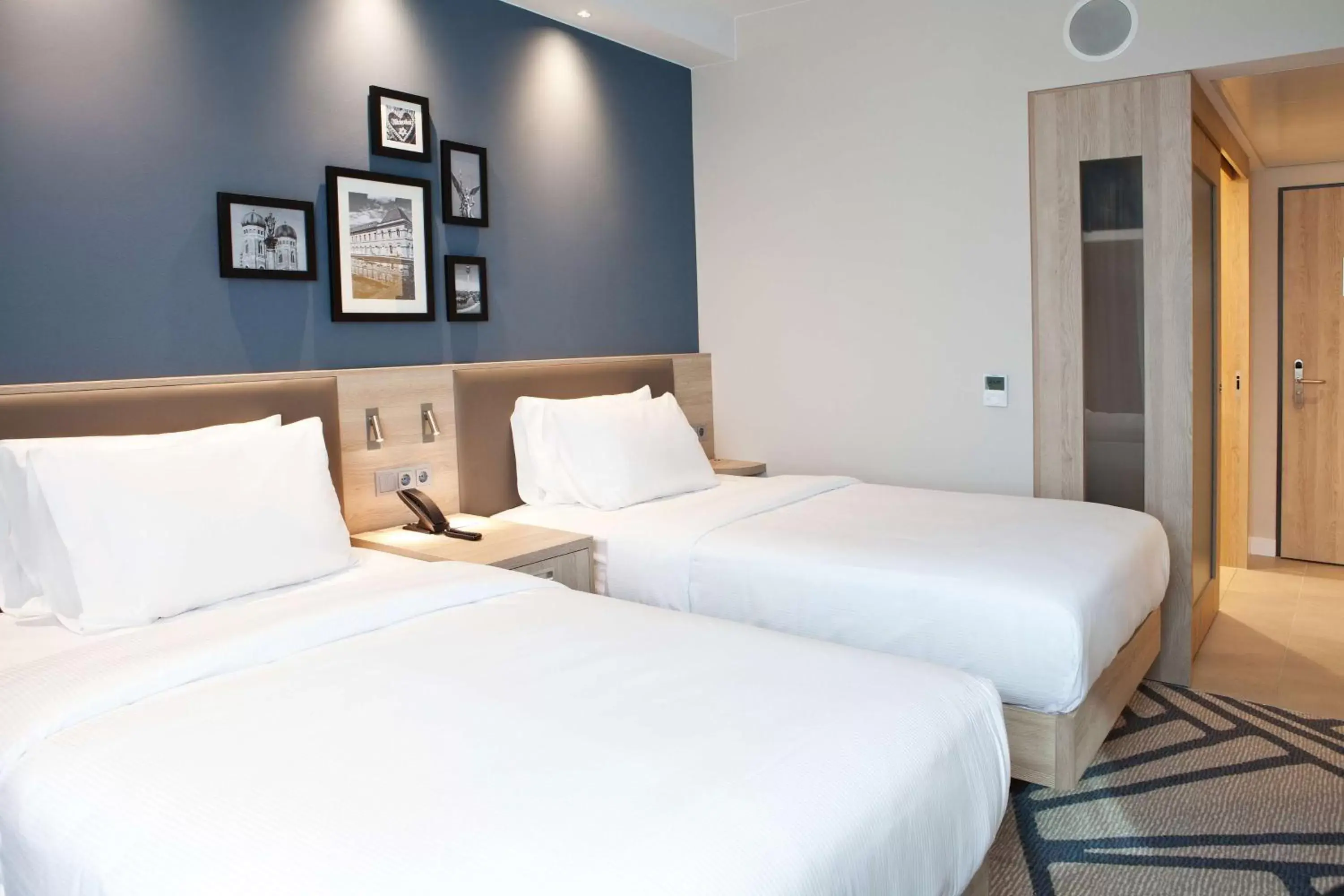 Bed in Hampton By Hilton Munich City Center East