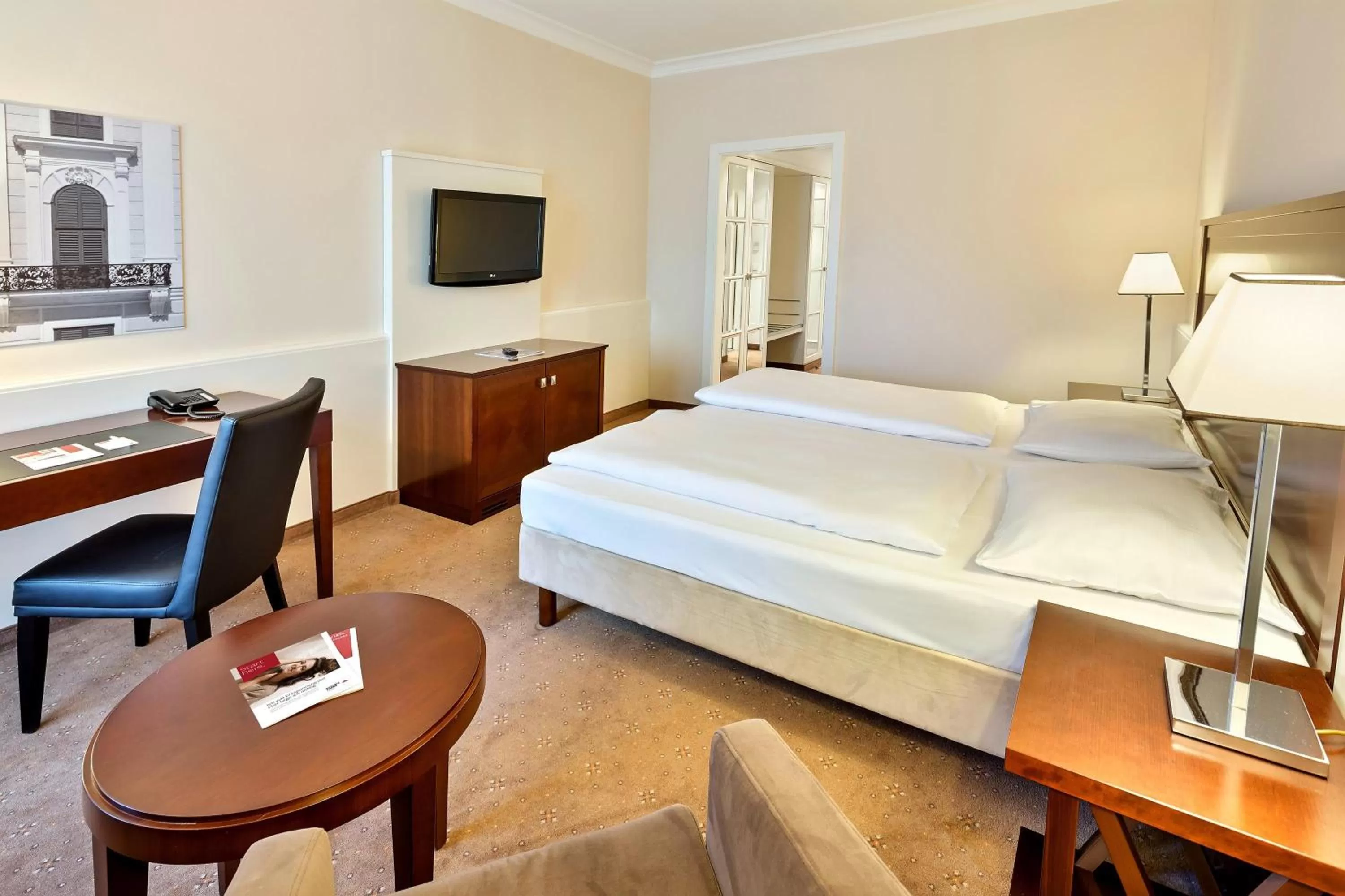 Photo of the whole room, Bed in Austria Trend Parkhotel Schönbrunn Wien