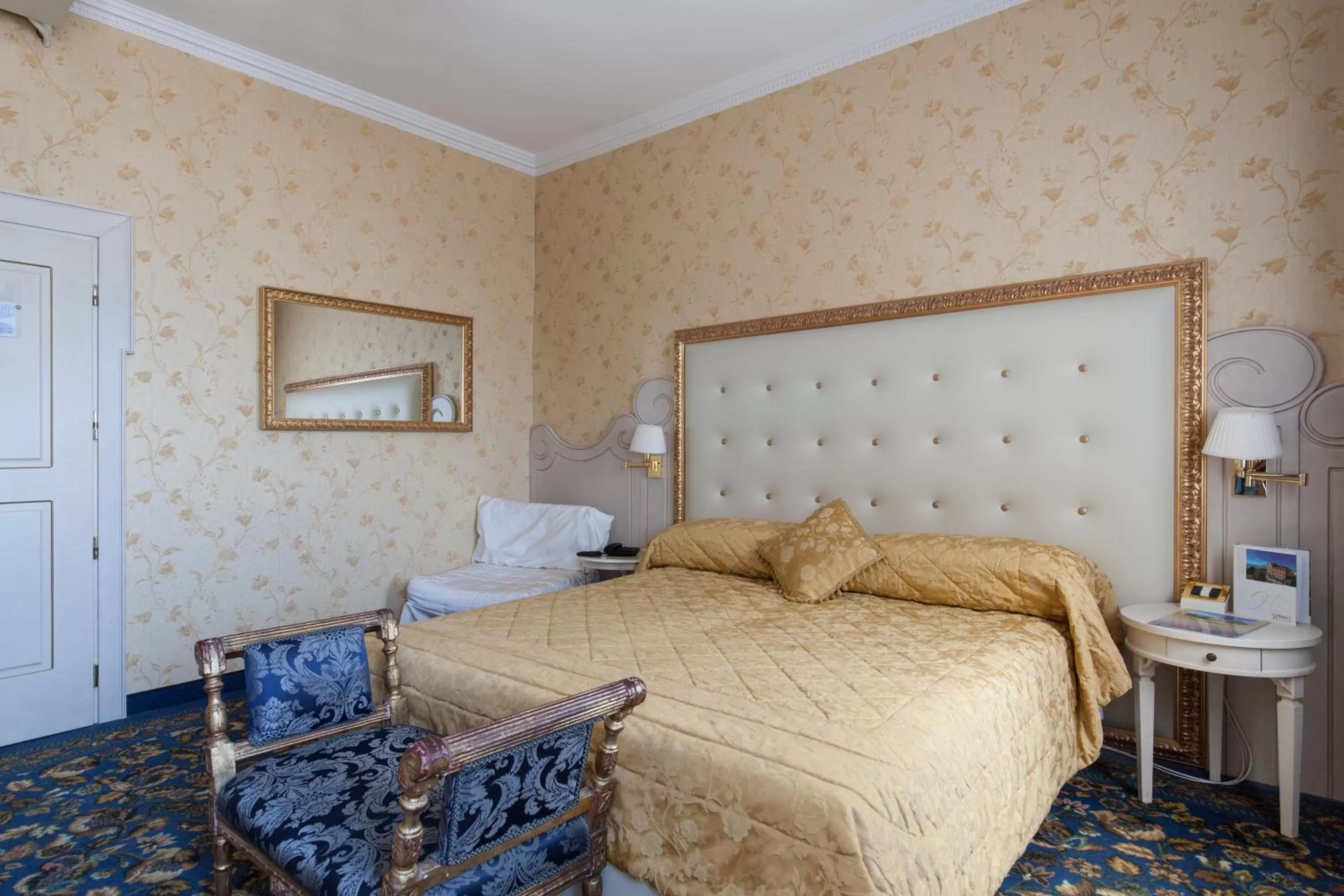 Photo of the whole room, Bed in Hotel Riviera Venezia Lido