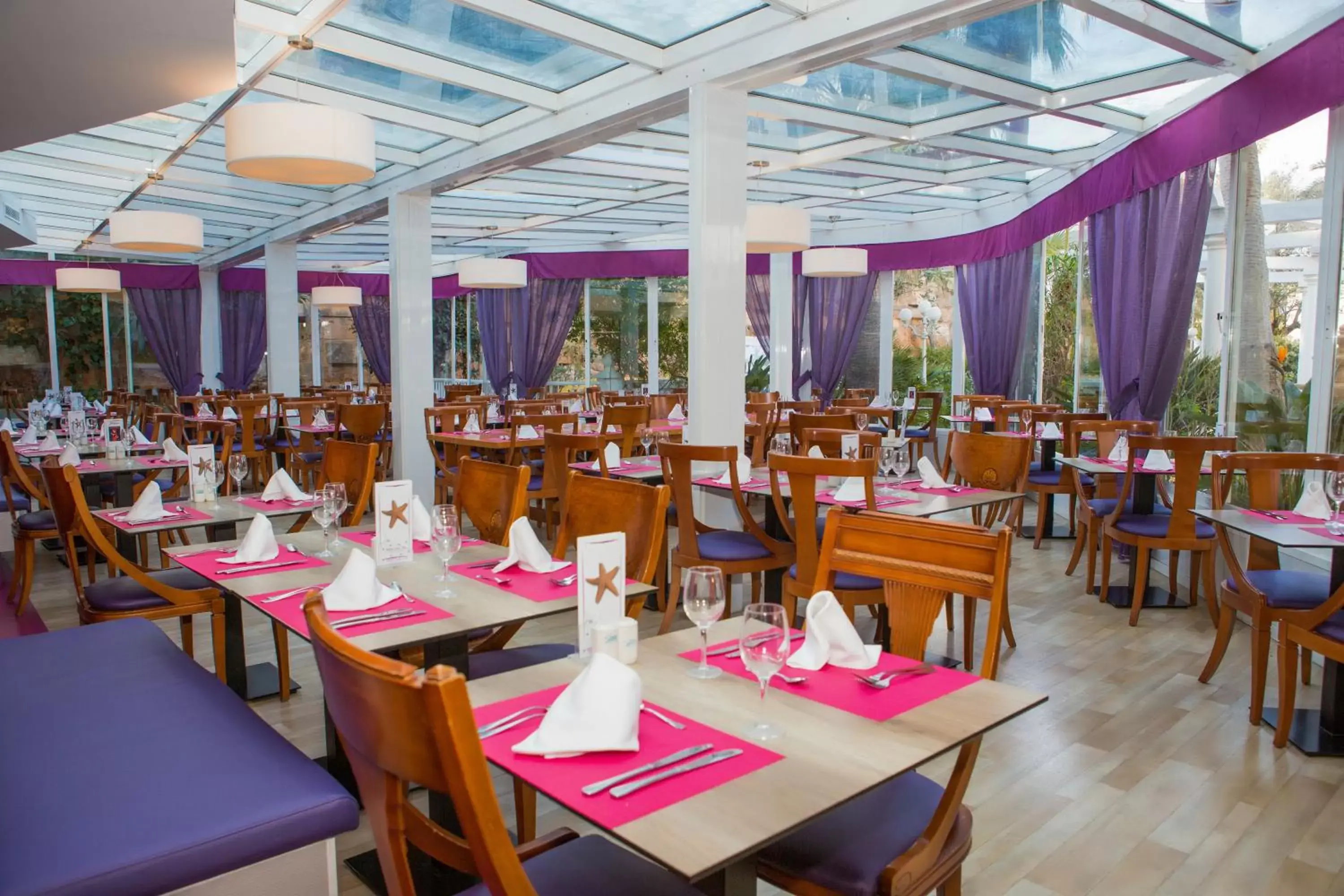 Restaurant/Places to Eat in Hotel Bahia del Sol