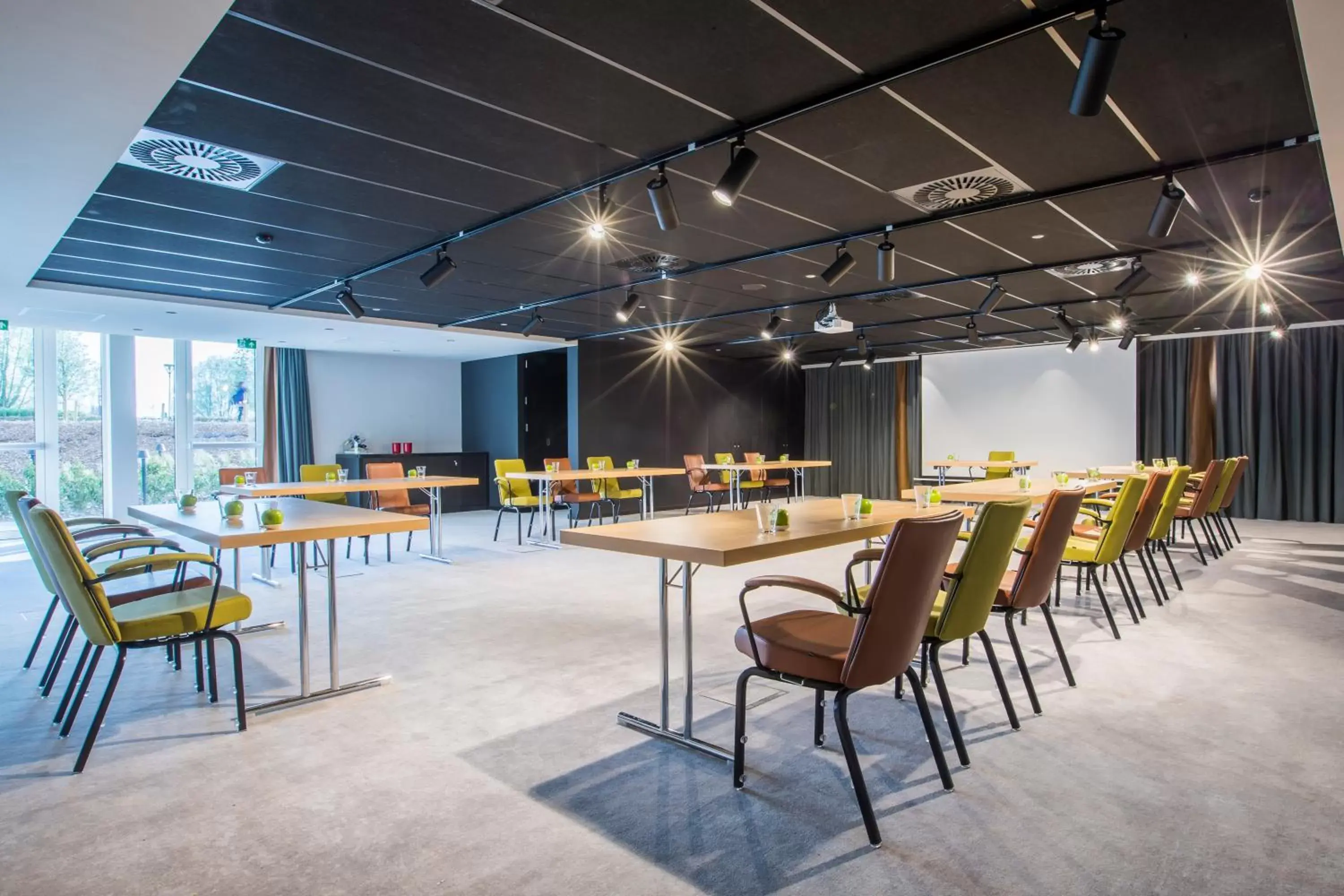 Meeting/conference room, Restaurant/Places to Eat in Park Inn By Radisson Brussels Airport