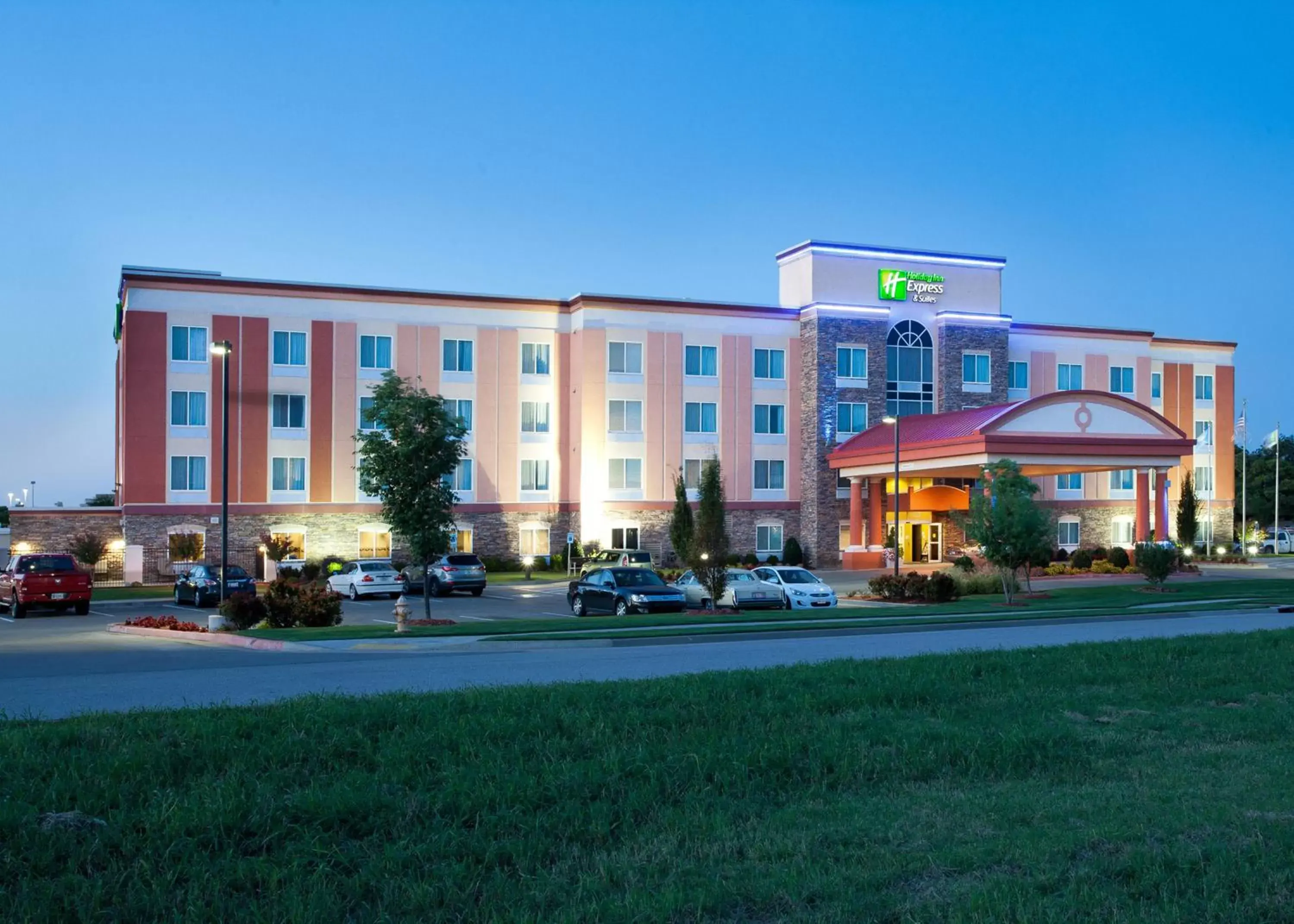 Property Building in Holiday Inn Express Tulsa South Bixby, an IHG Hotel