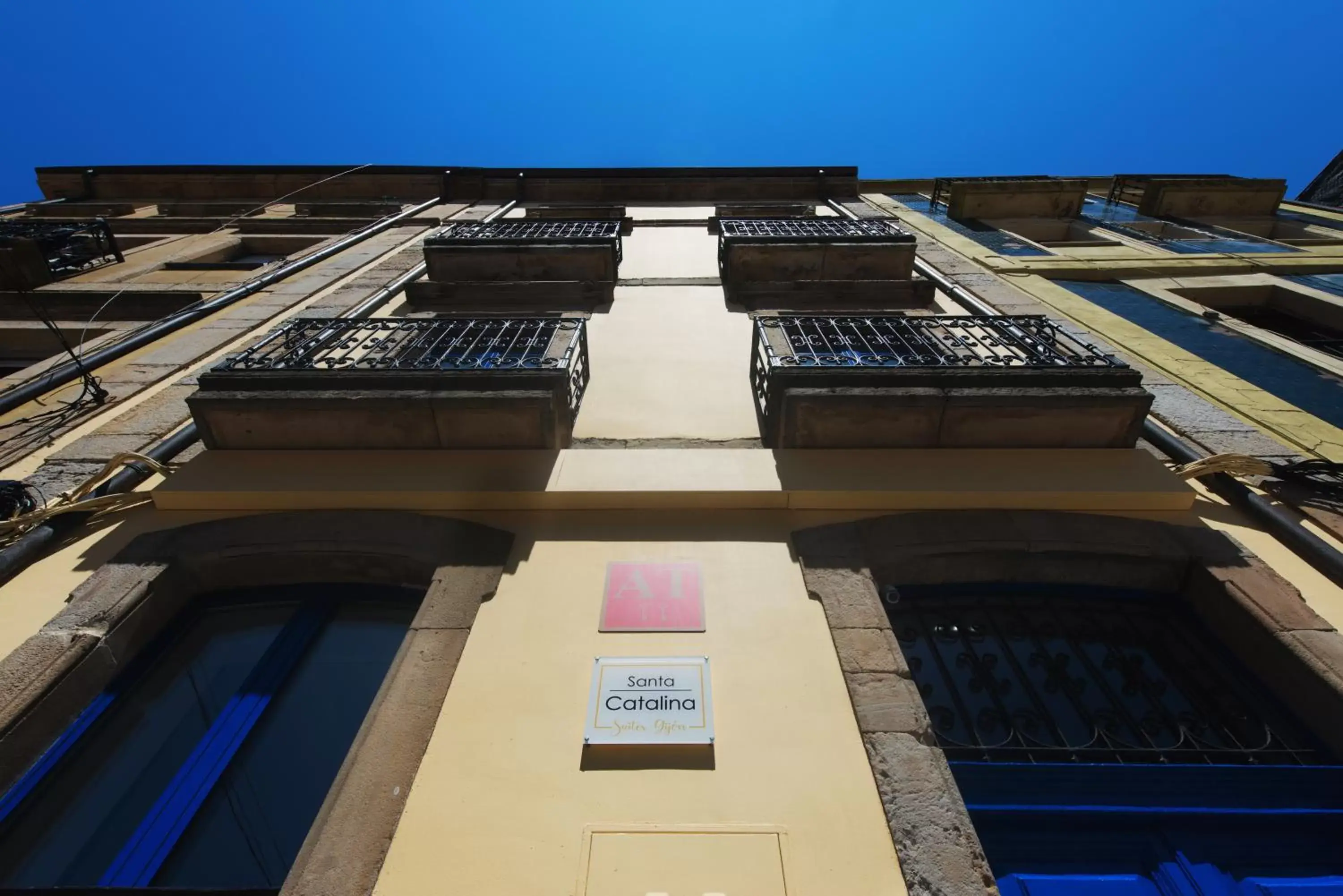 Facade/entrance in Santa Catalina Suites Gijón