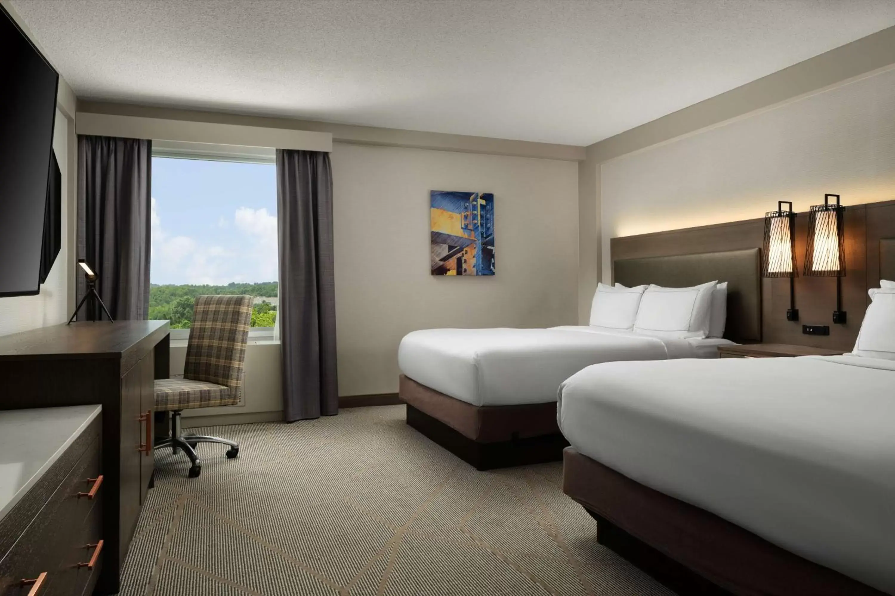 Bedroom, Bed in DoubleTree by Hilton Pittsburgh Airport