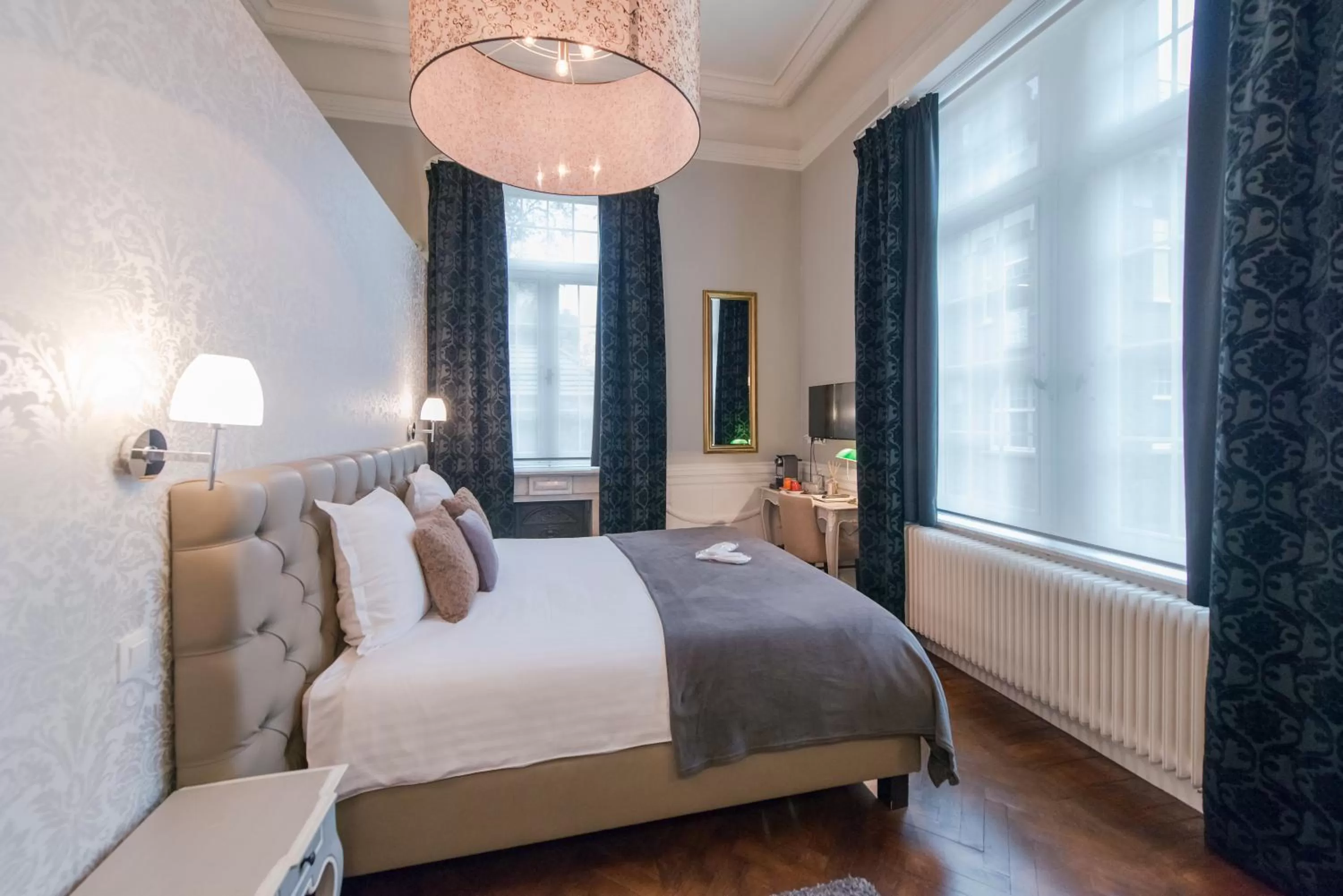 Photo of the whole room, Bed in Boutique Hotel Huys van Steyns