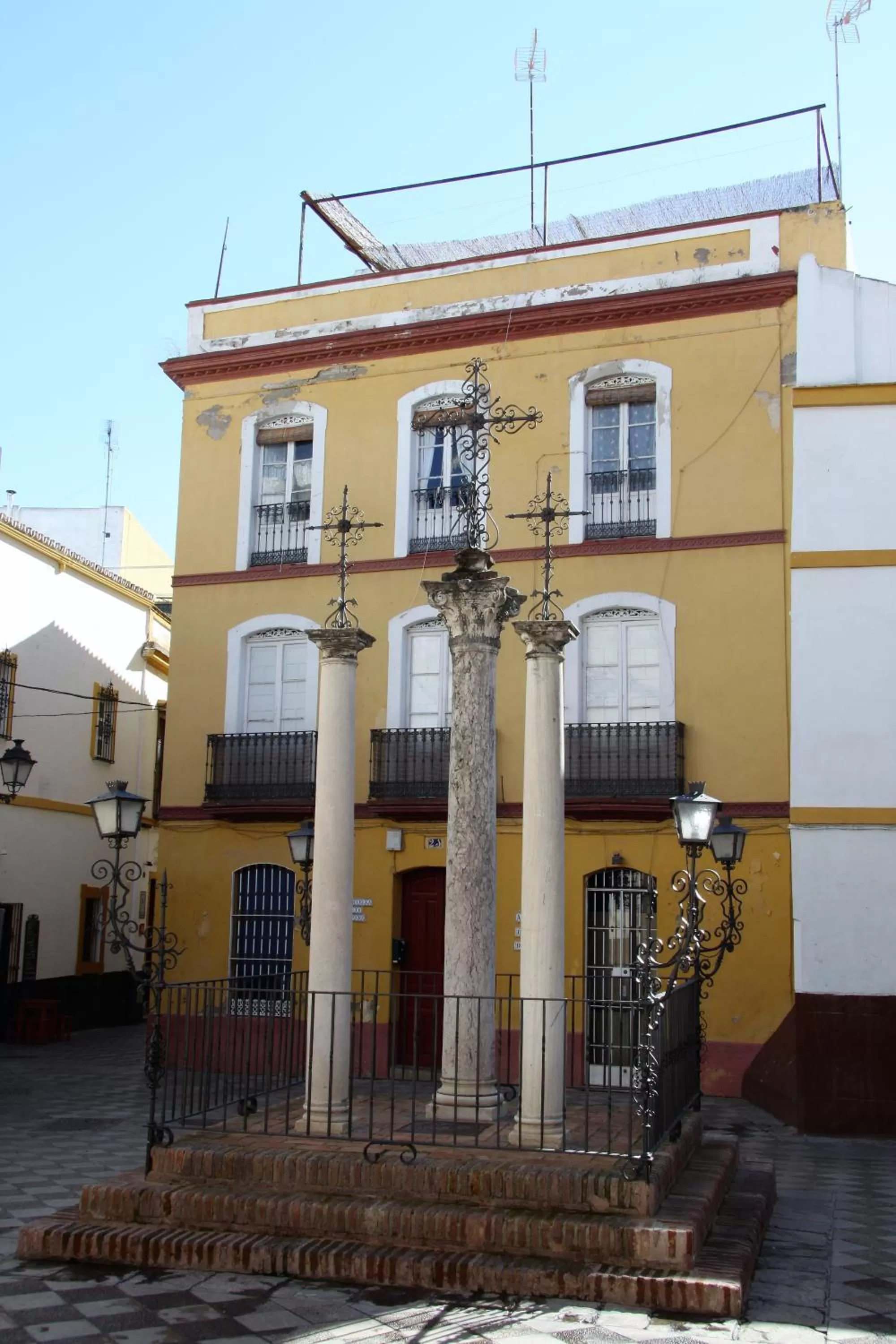 Nearby landmark, Property Building in Hotel Patio de las Cruces