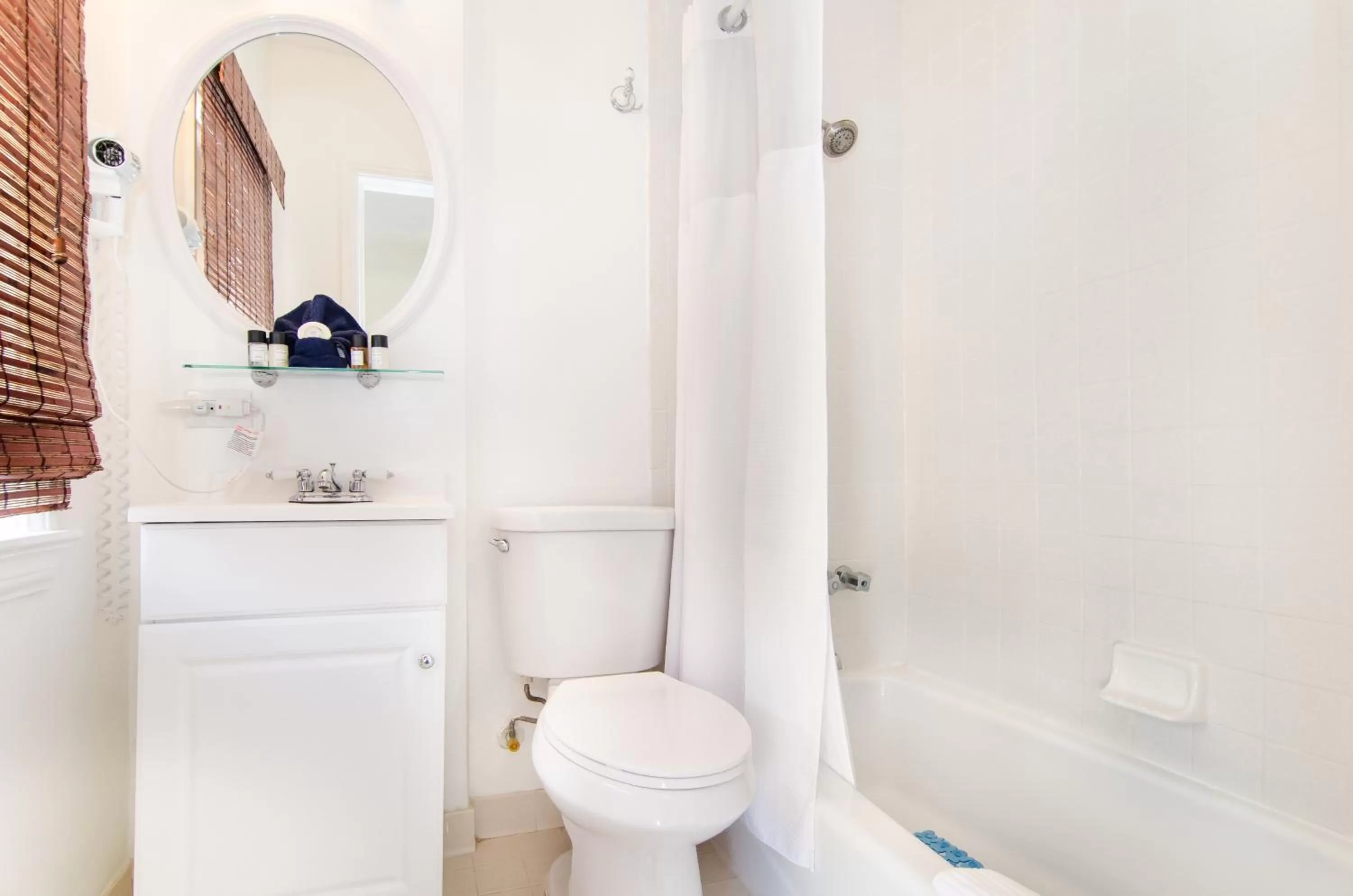 Bathroom in Palm Beach Historic Inn